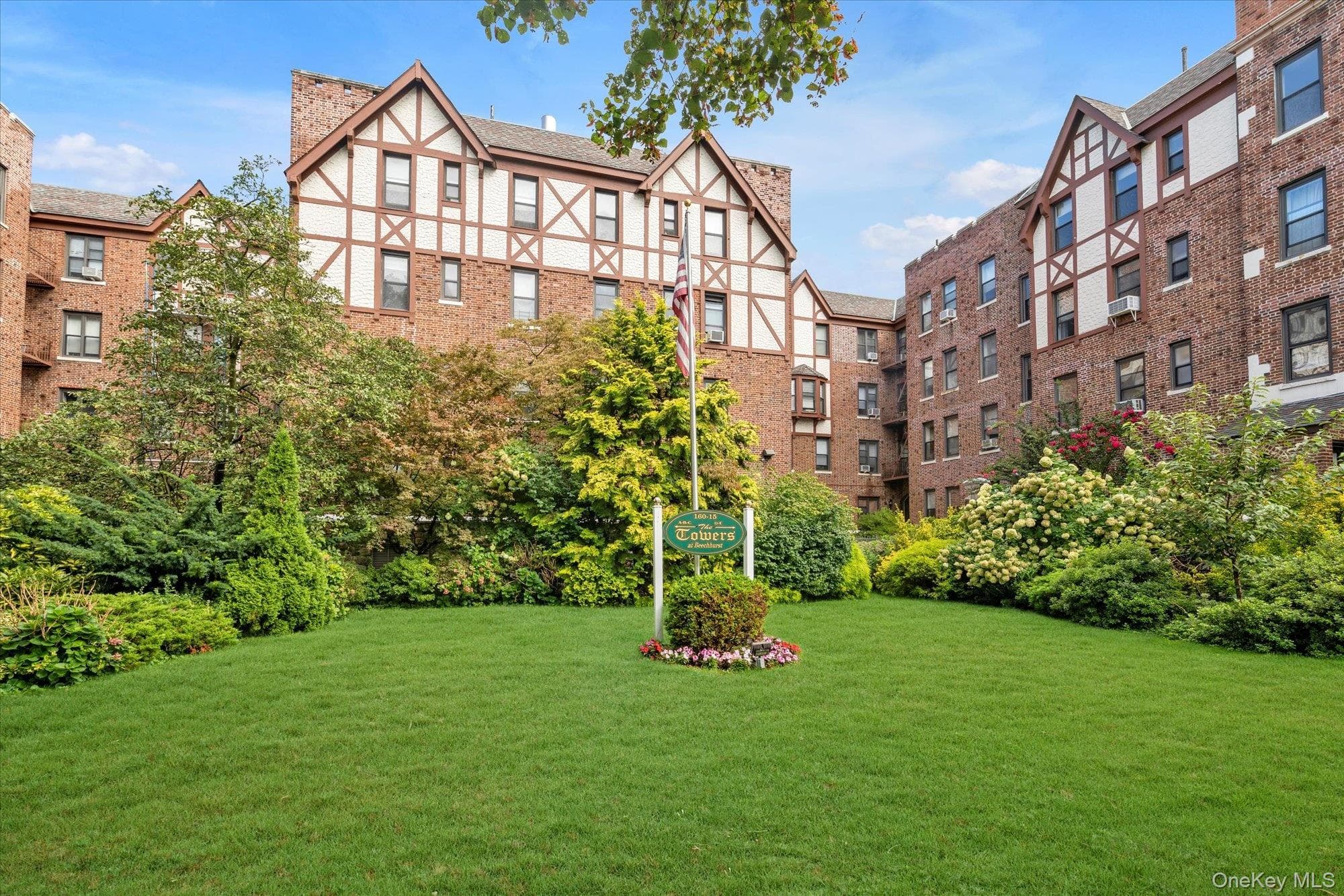160-15 Powells Cove Boulevard Unit: D203, Beechhurst