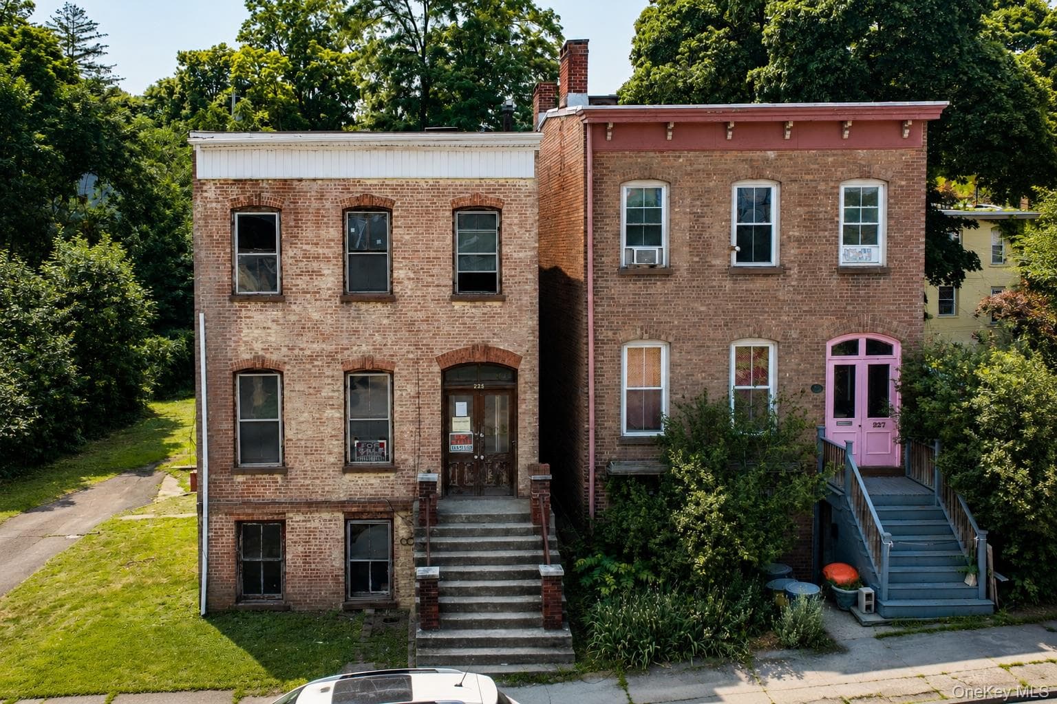 225 Dubois Street thumbnail 2