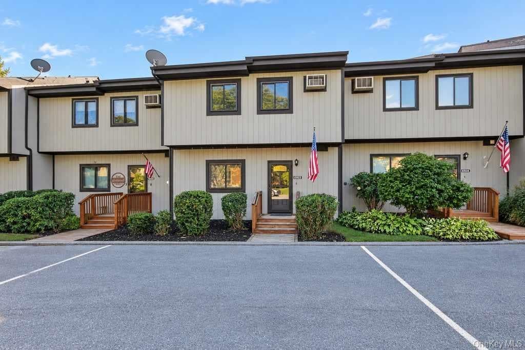 6103 Chelsea Cove, Hopewell Junction