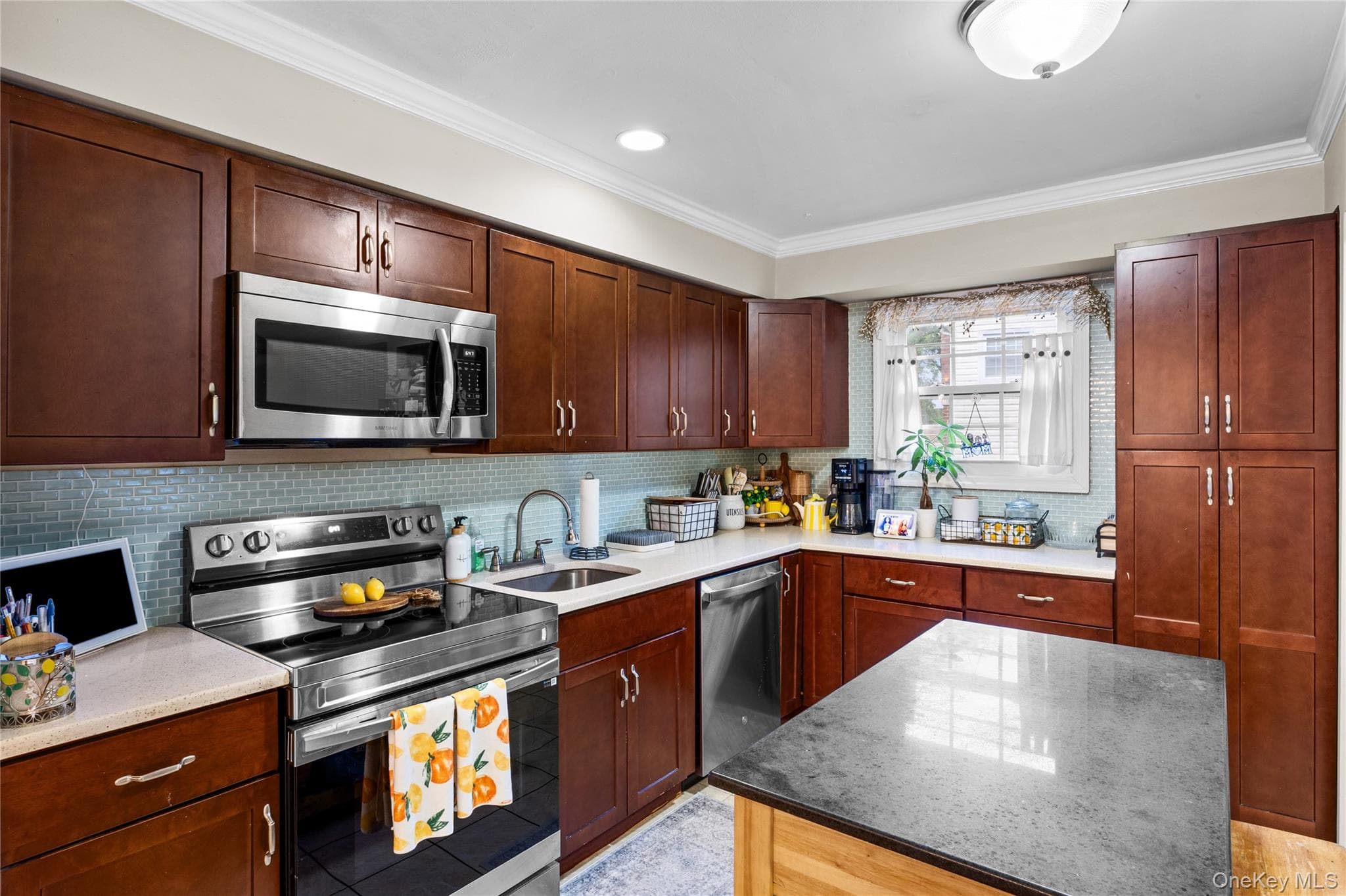 33 Manhasset Road thumbnail 7