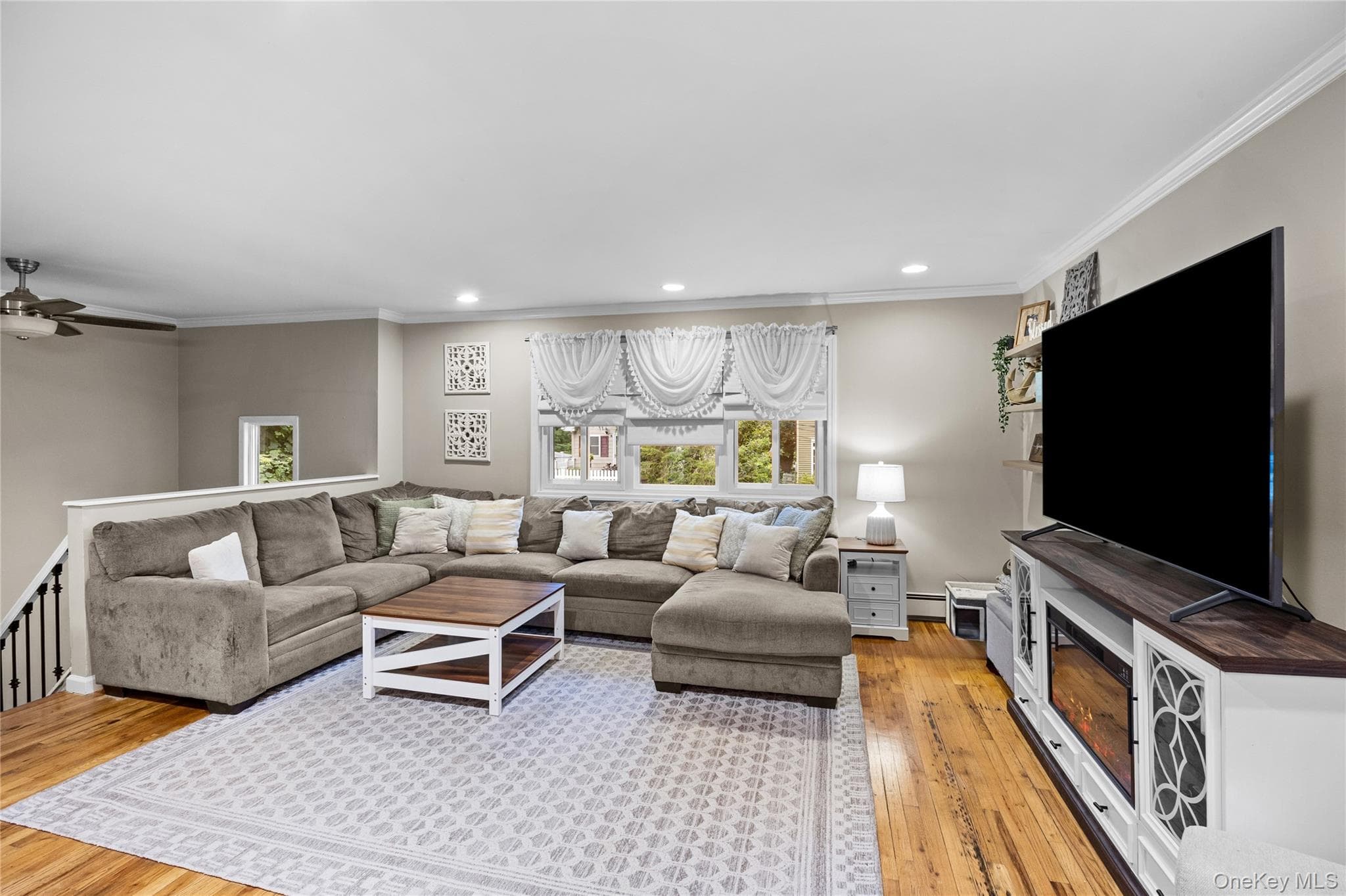 33 Manhasset Road thumbnail 3