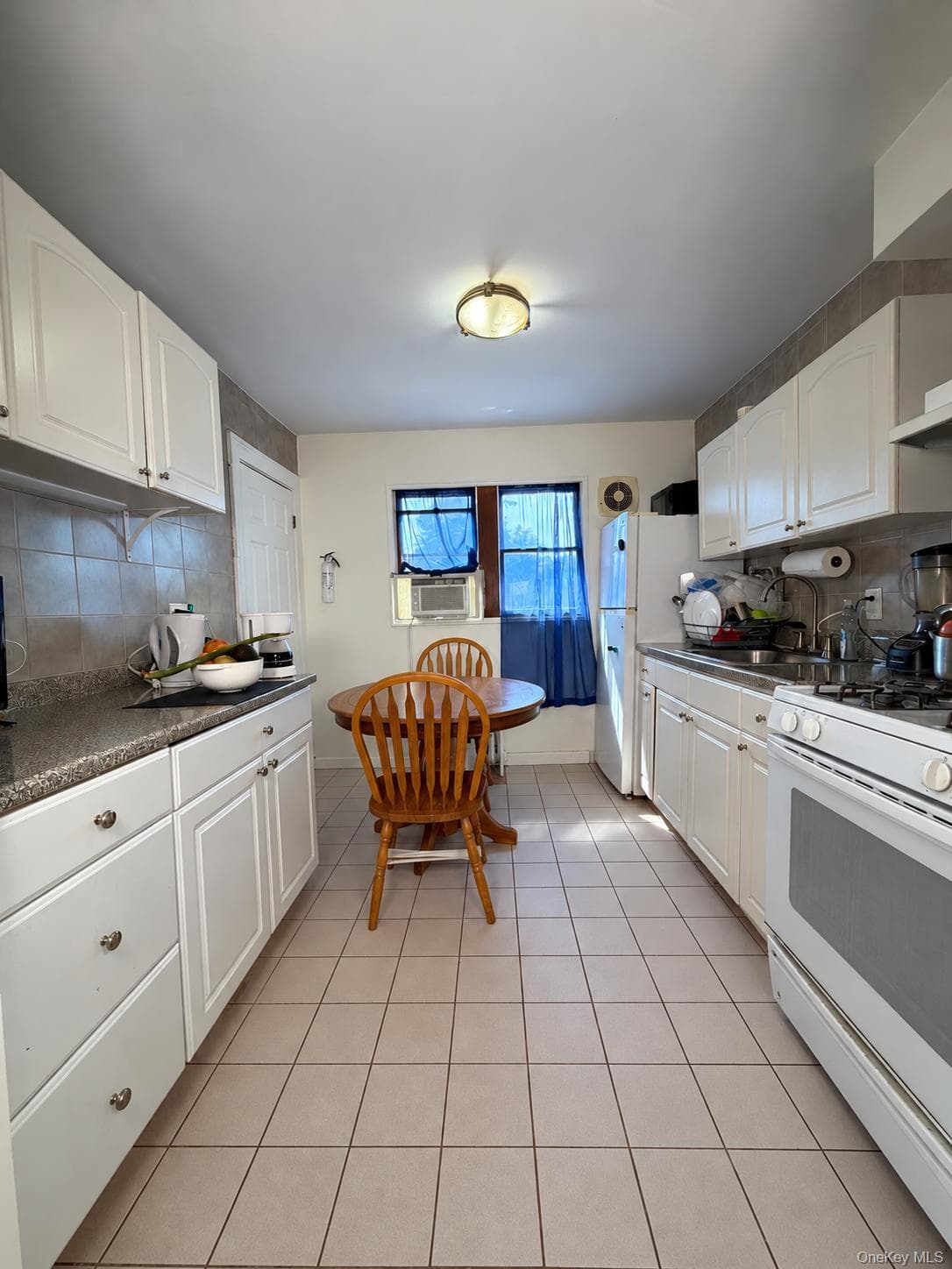 103 E Saint Marks Place thumbnail 24
