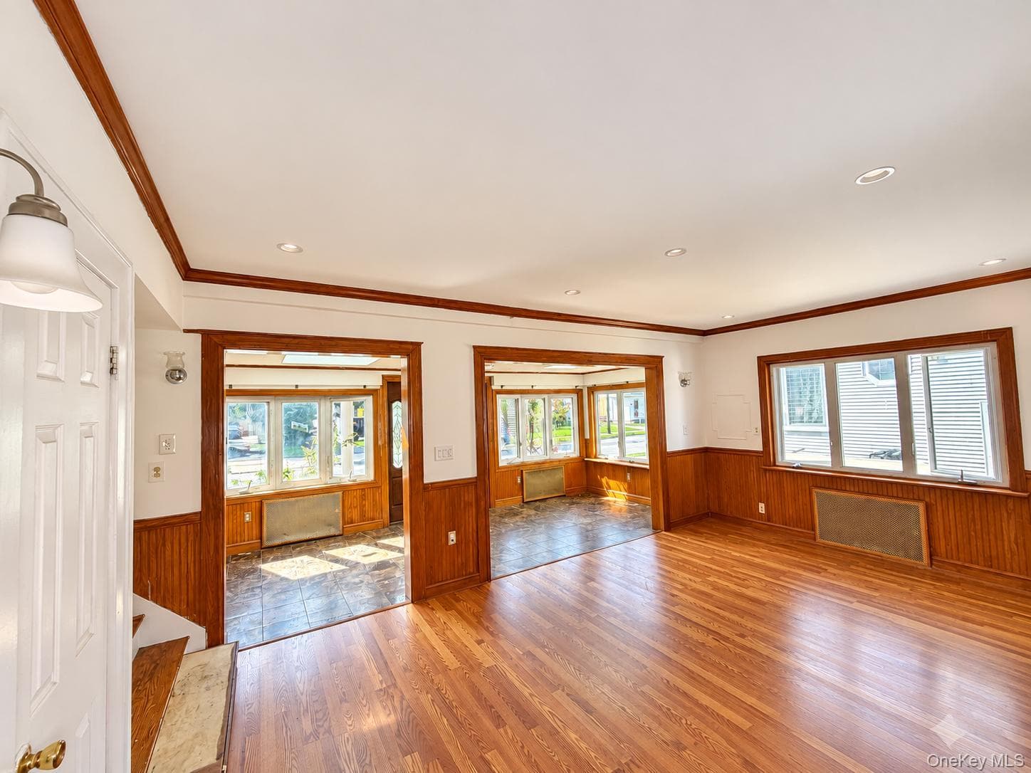 103 E Saint Marks Place thumbnail 2