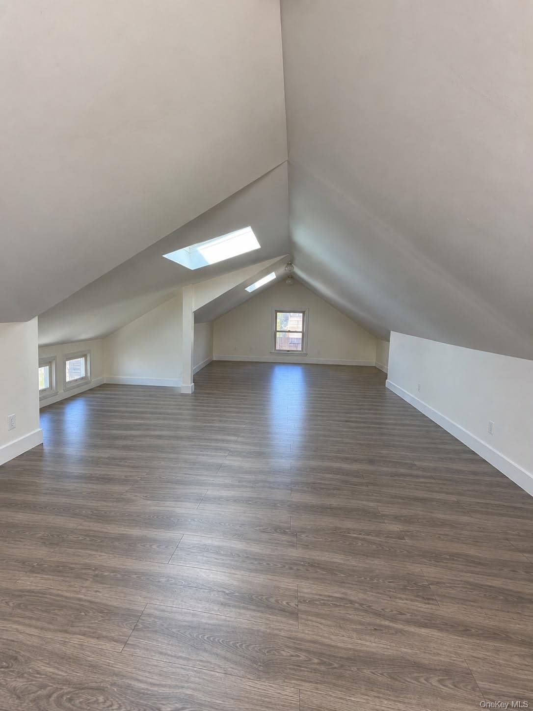 103 E Saint Marks Place thumbnail 17