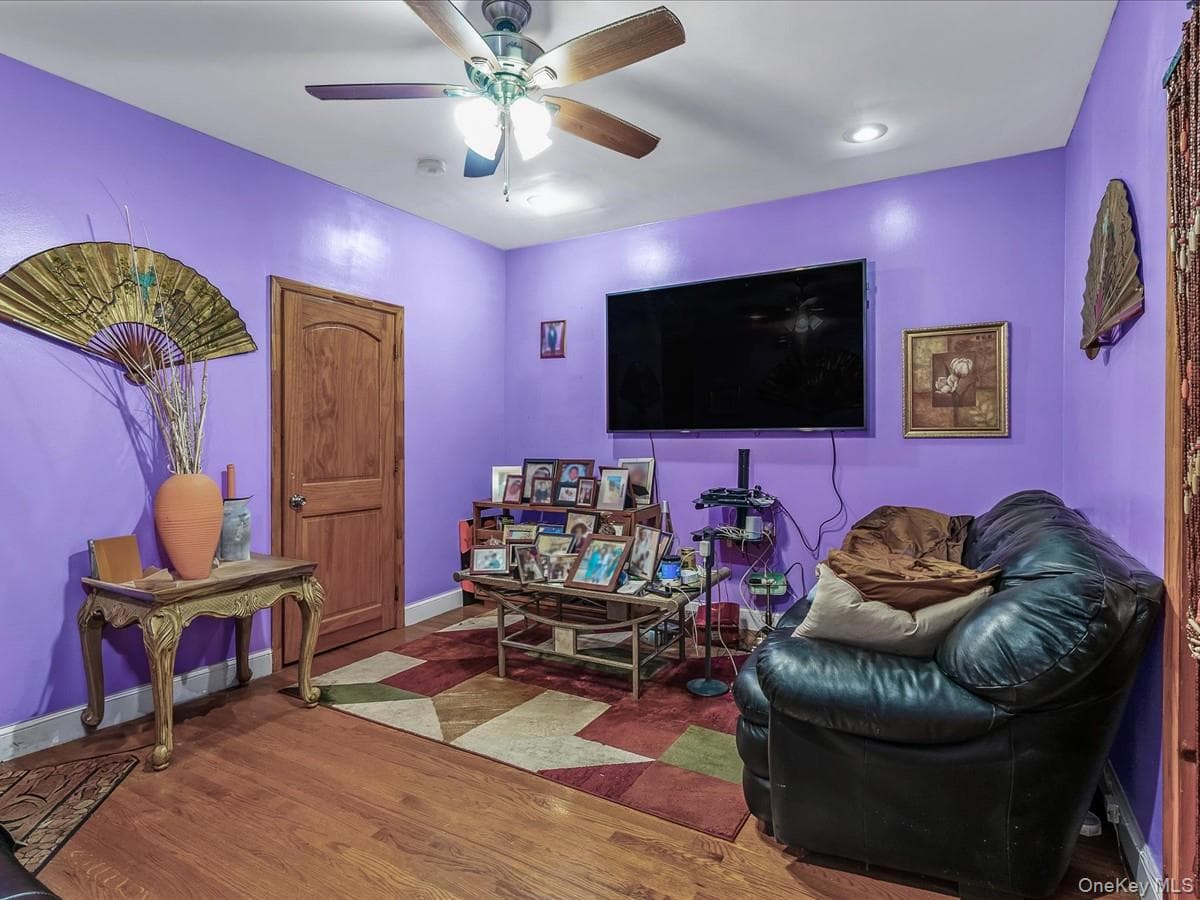 562 Rogers Avenue thumbnail 4