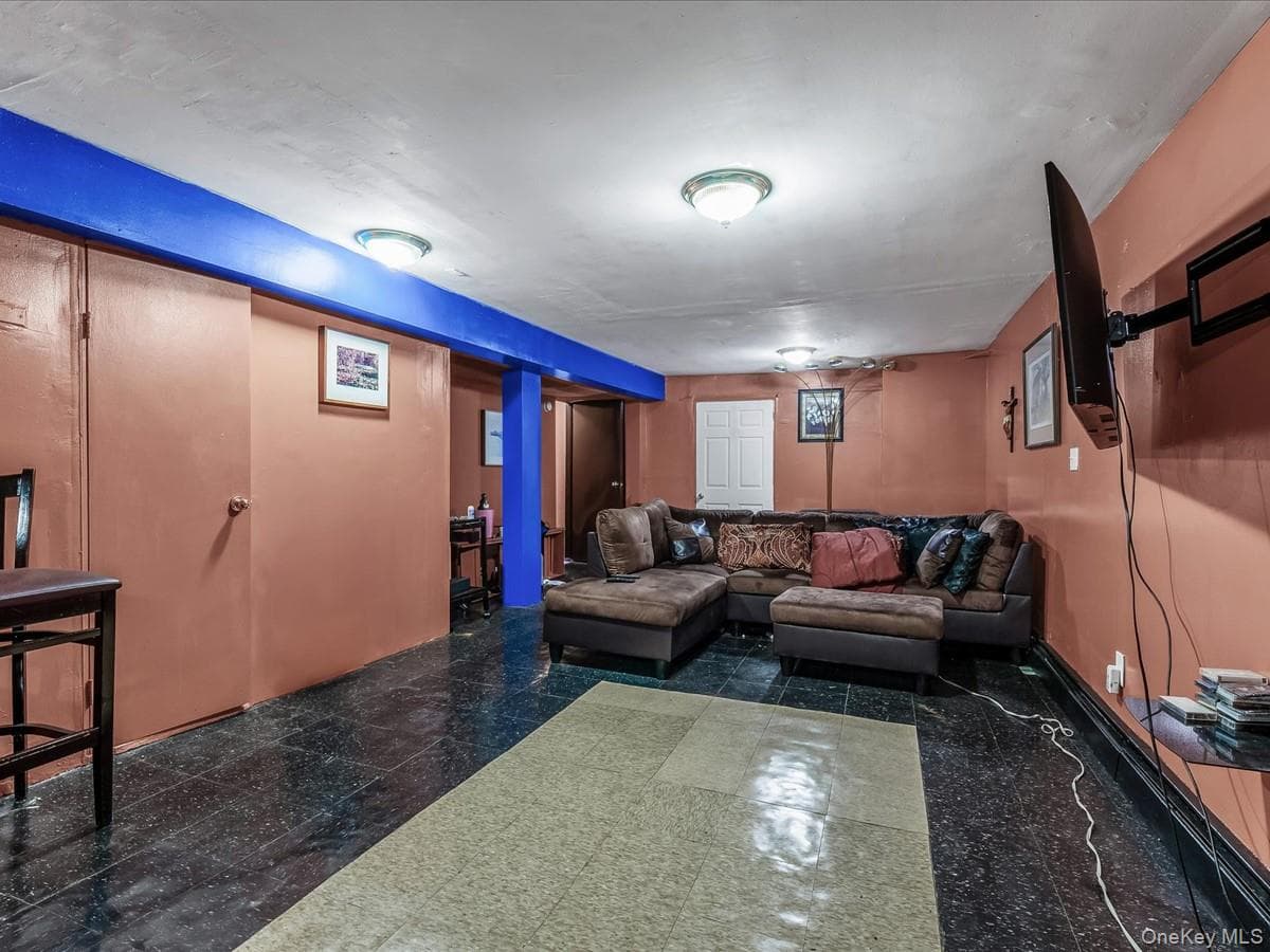 562 Rogers Avenue thumbnail 6