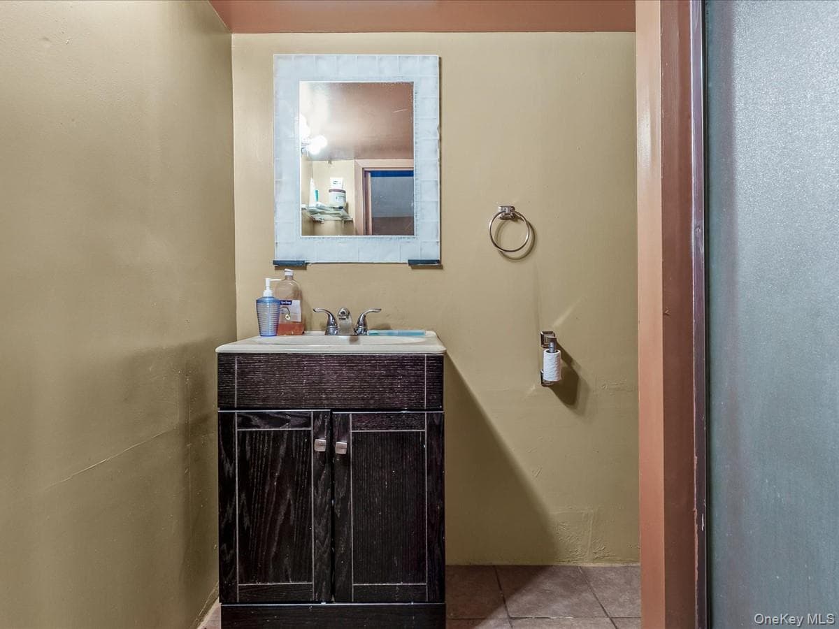 562 Rogers Avenue thumbnail 7