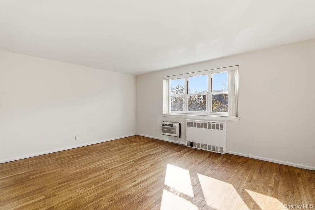 153-25 88th Street Unit: 4N thumbnail 2