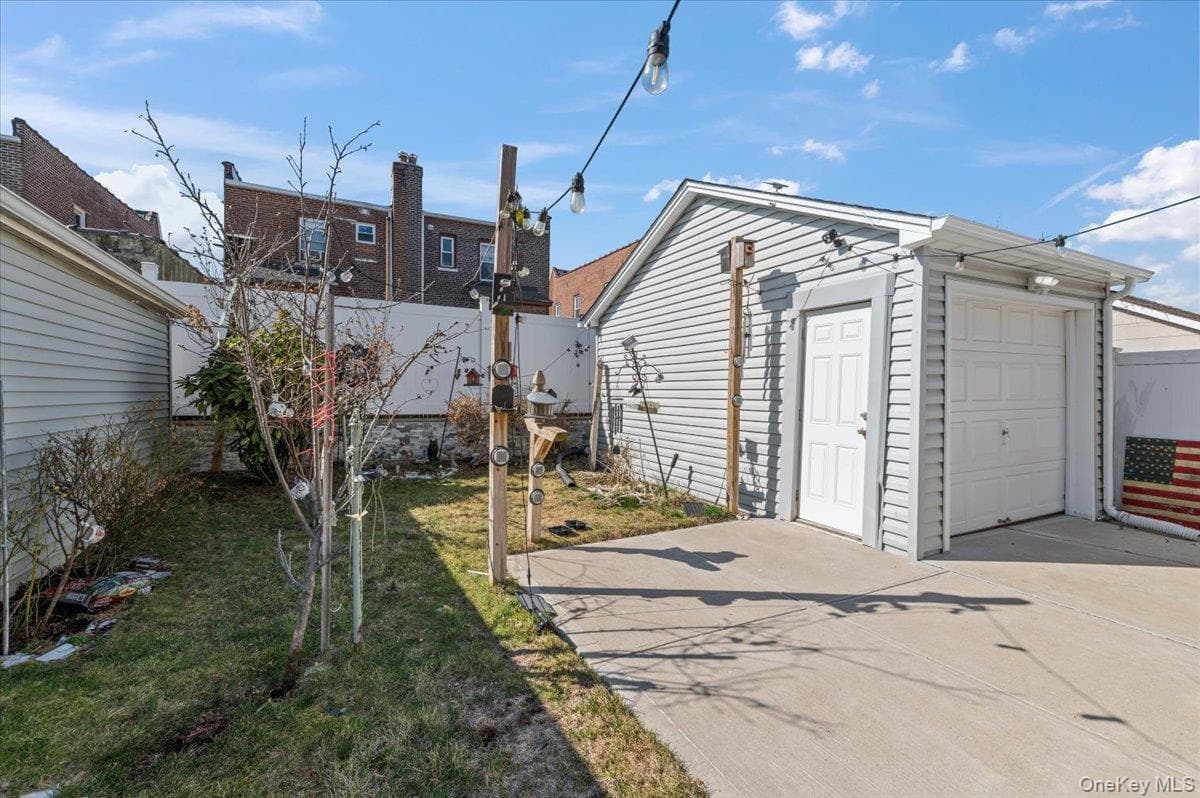 93-22 245th Street thumbnail 28