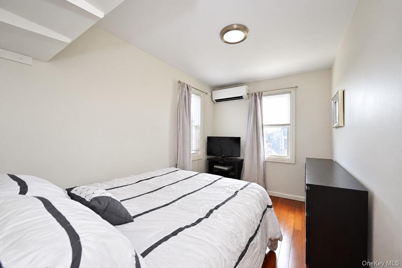 108 E 6th Road thumbnail 13