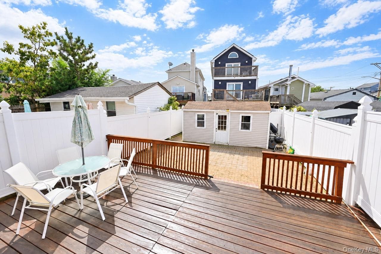 108 E 6th Road thumbnail 16
