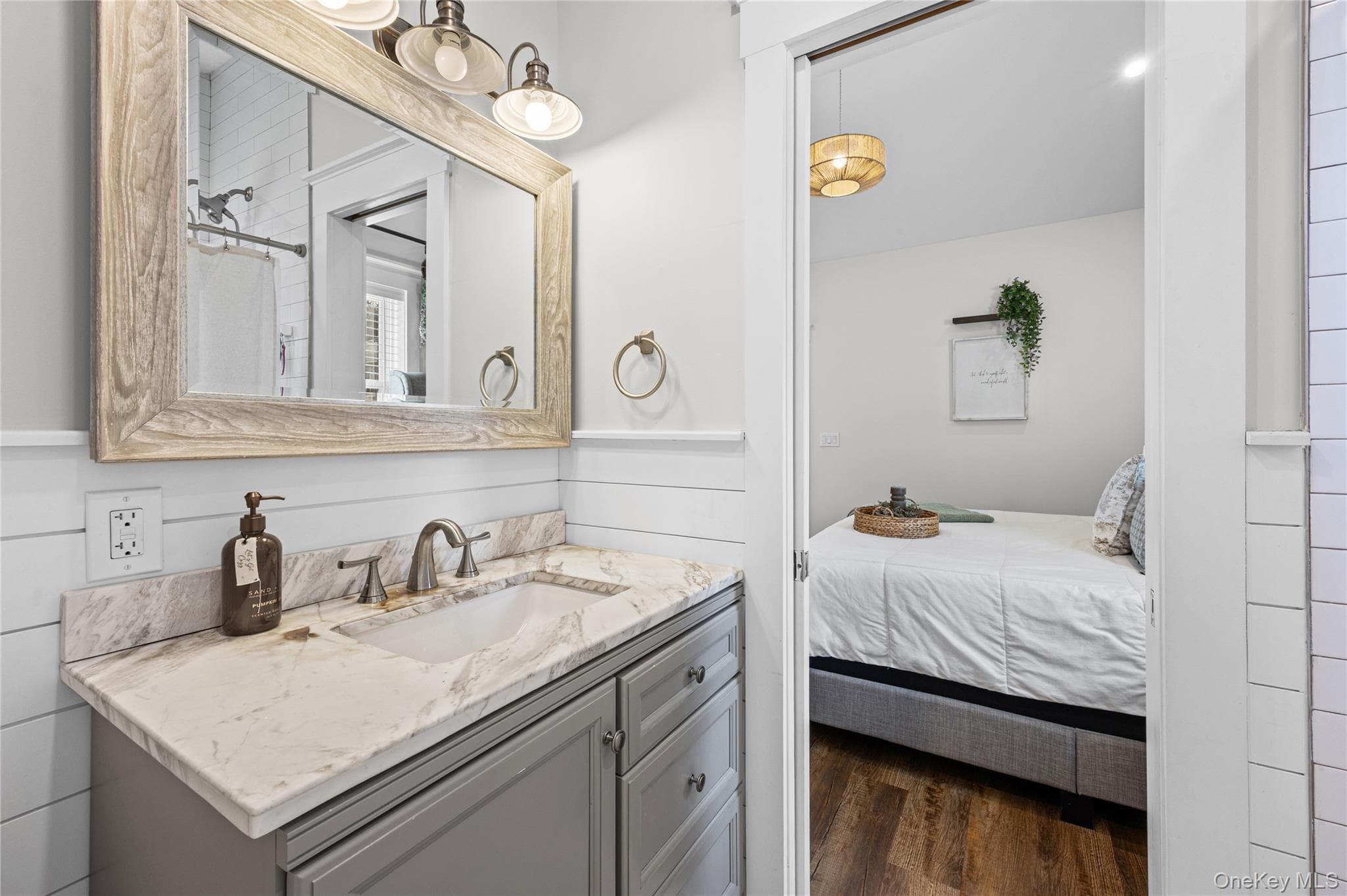 388 Lincoln Avenue thumbnail 14