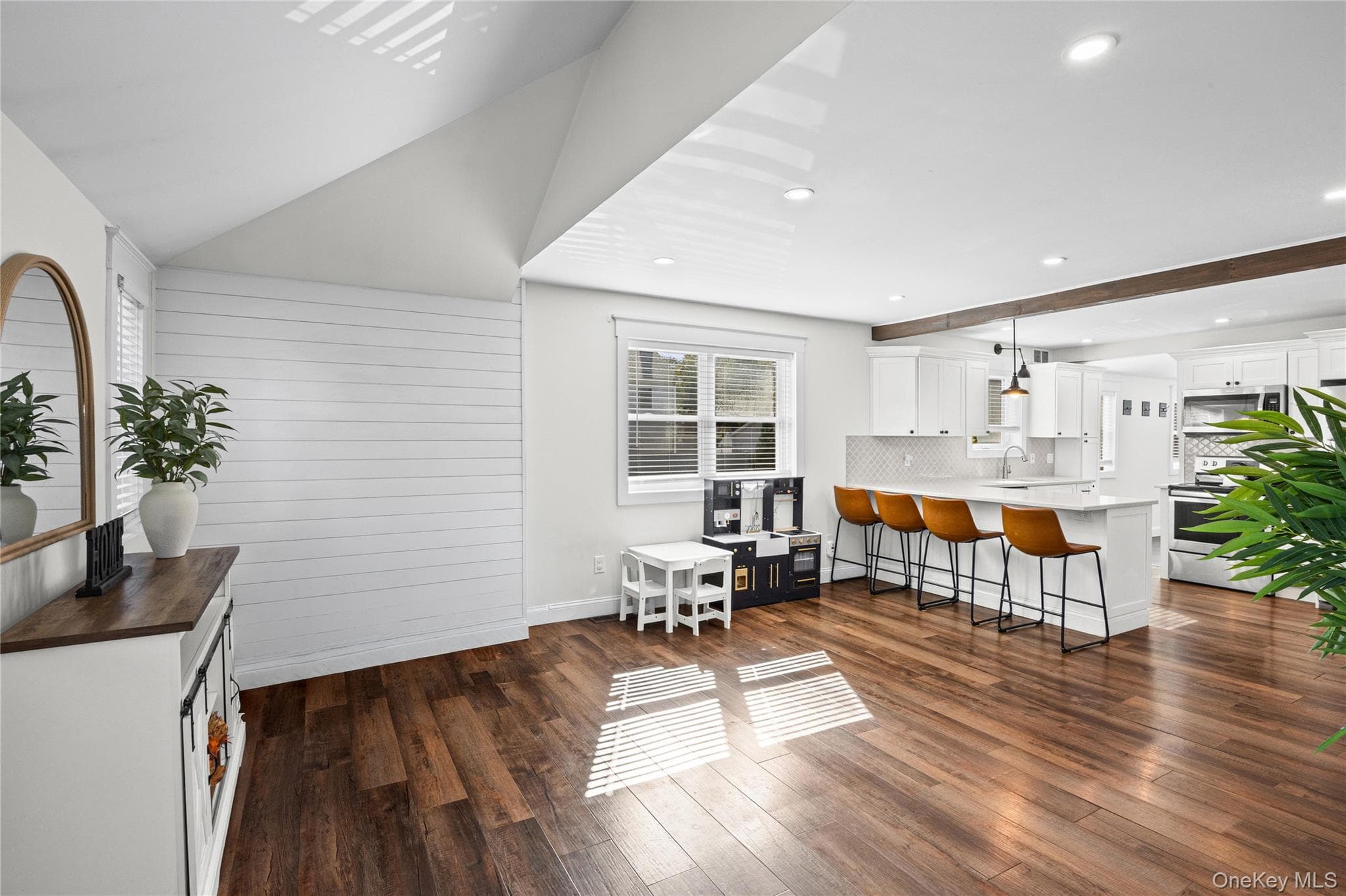 388 Lincoln Avenue thumbnail 5
