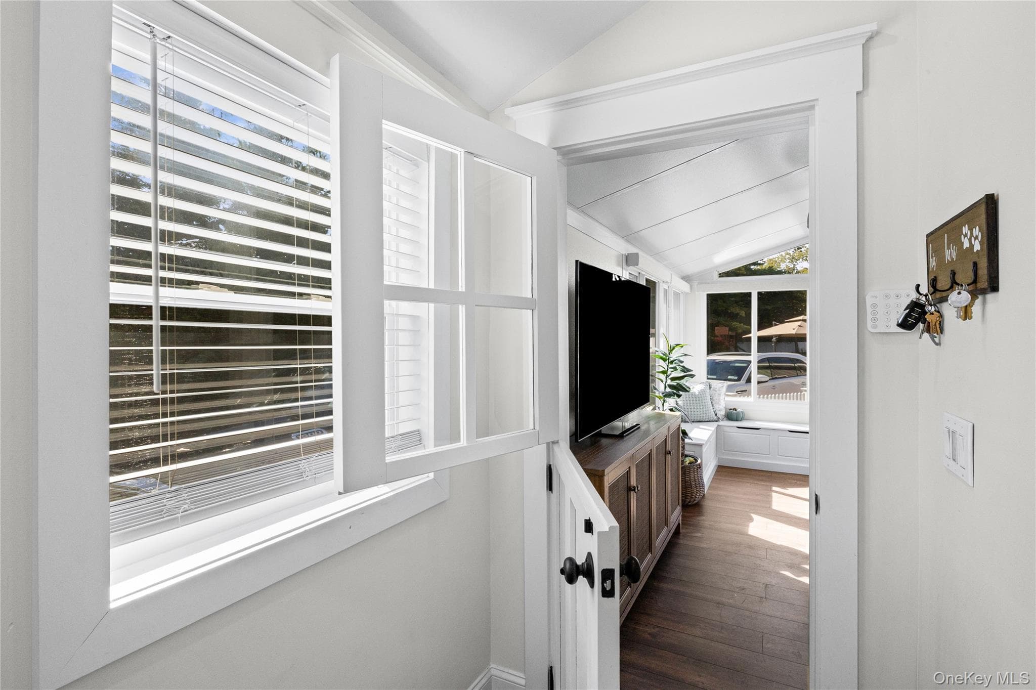 388 Lincoln Avenue thumbnail 12