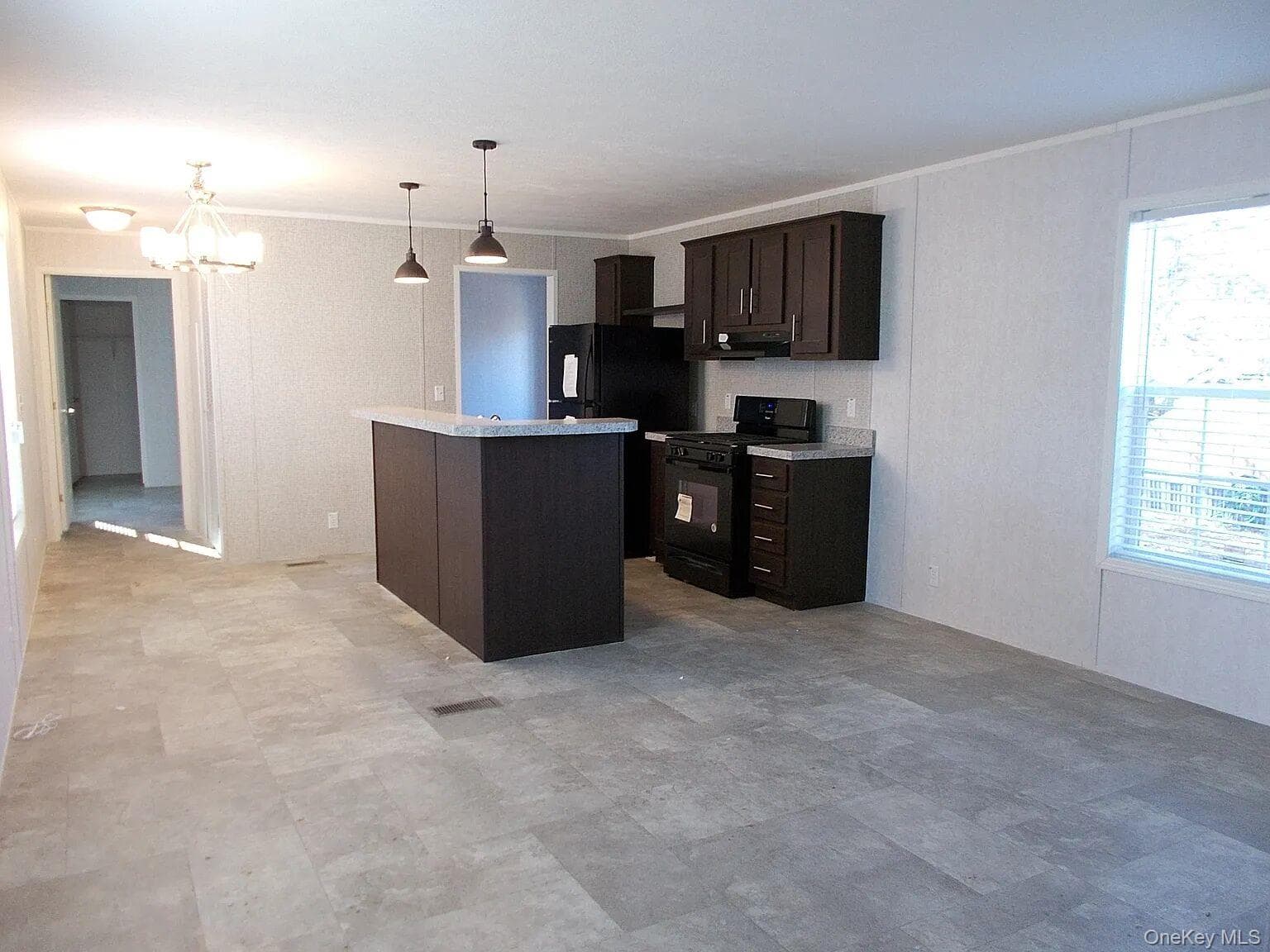 33 Tiger Lily Drive thumbnail 2