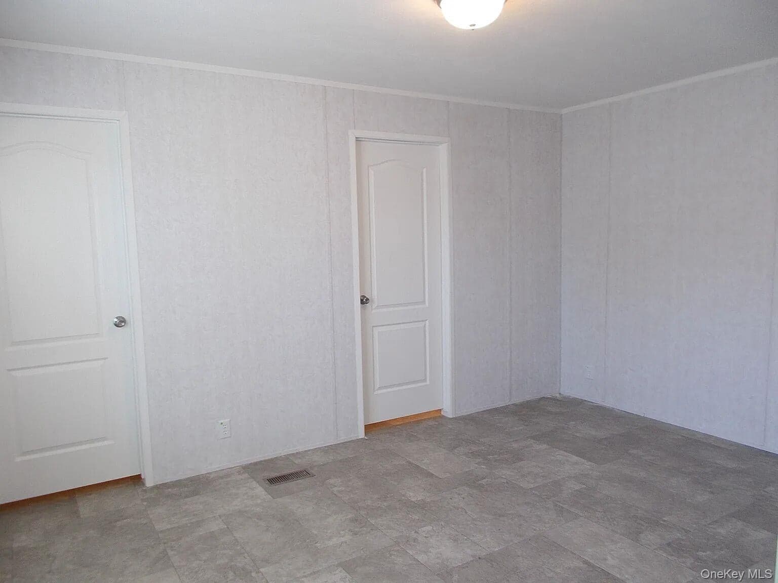 33 Tiger Lily Drive thumbnail 4