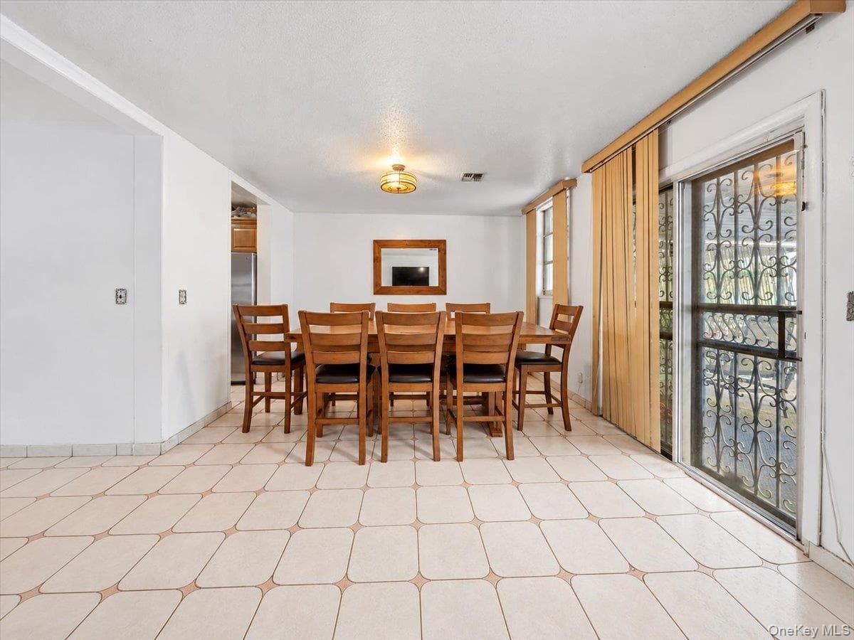 410 E 155th Street thumbnail 25