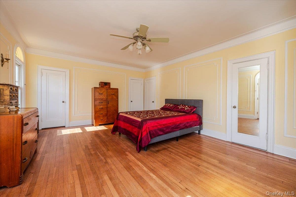 211 Laurelton Boulevard thumbnail 22