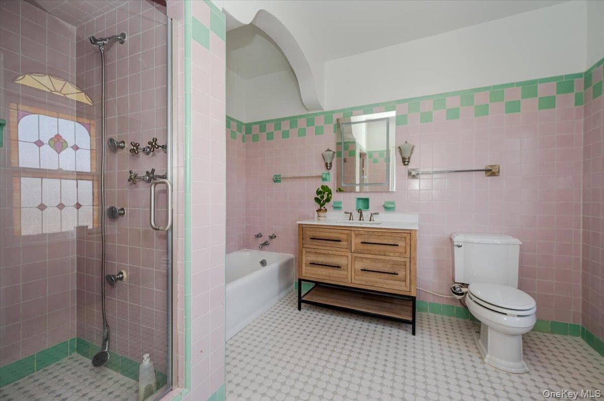 211 Laurelton Boulevard thumbnail 21
