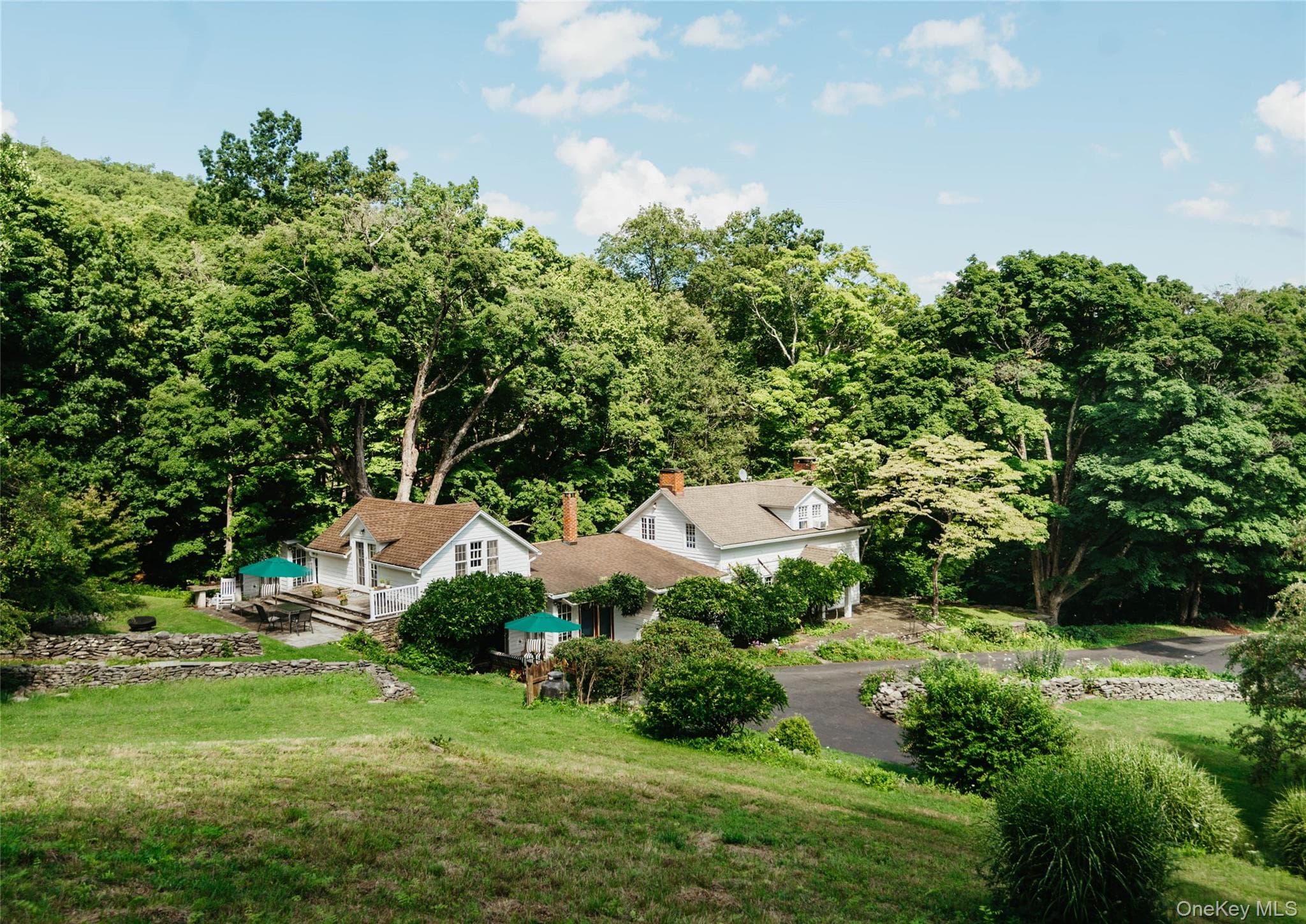 190 Lewis Hollow Road thumbnail 4