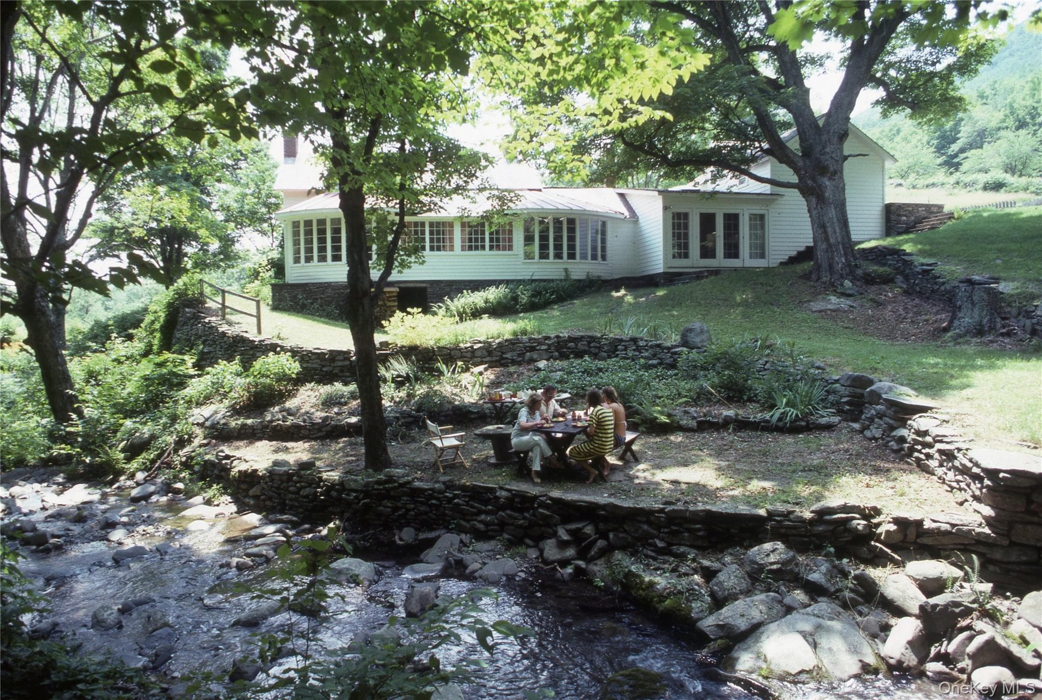 190 Lewis Hollow Road thumbnail 3