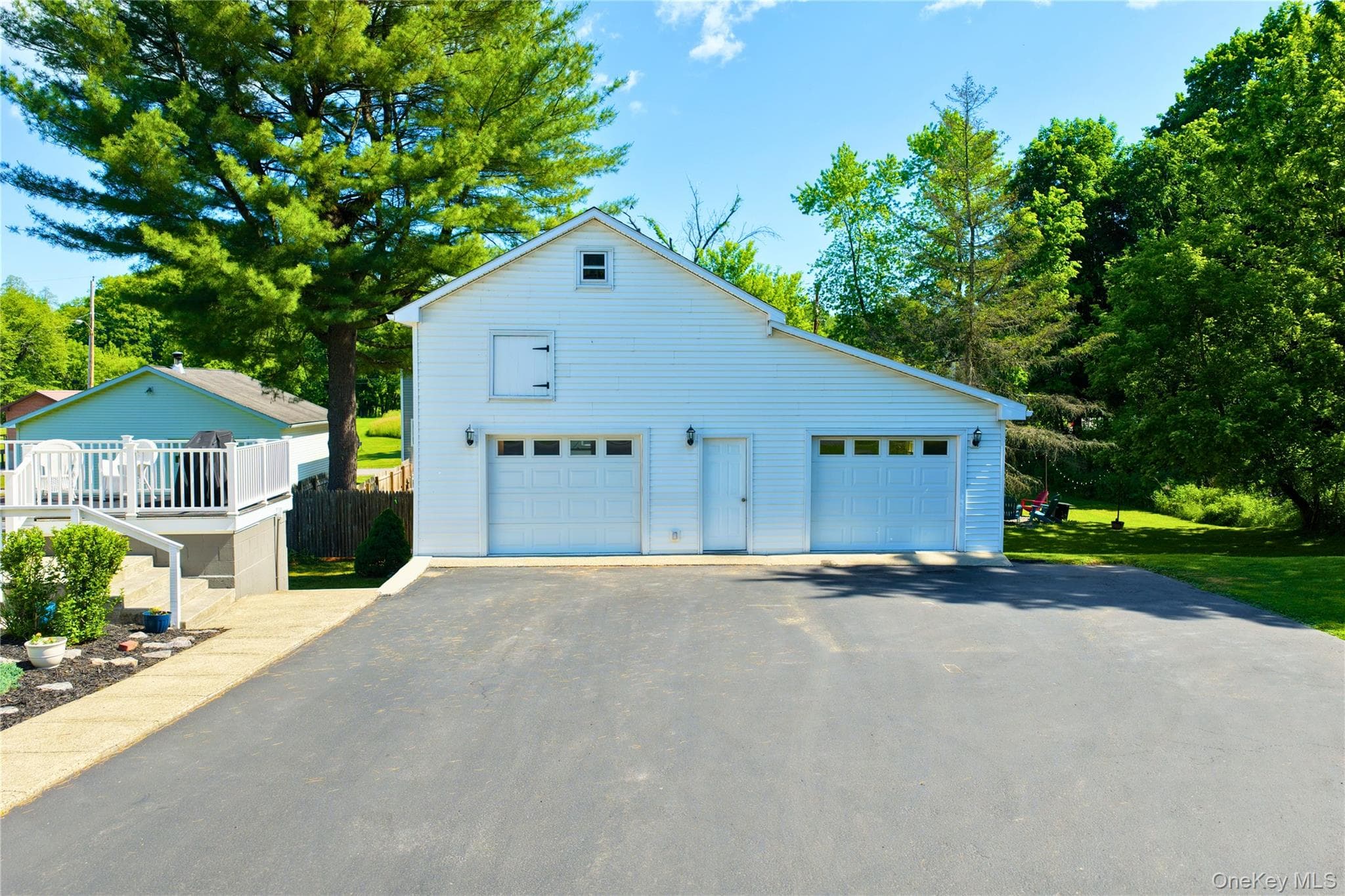470 W Main Street thumbnail 3