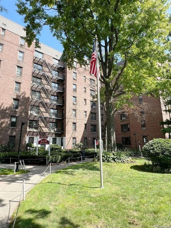 11219 34th Avenue Unit: F, Corona