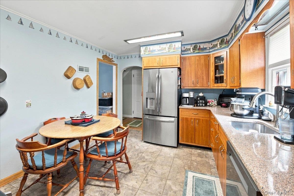 297 Maple Avenue thumbnail 8