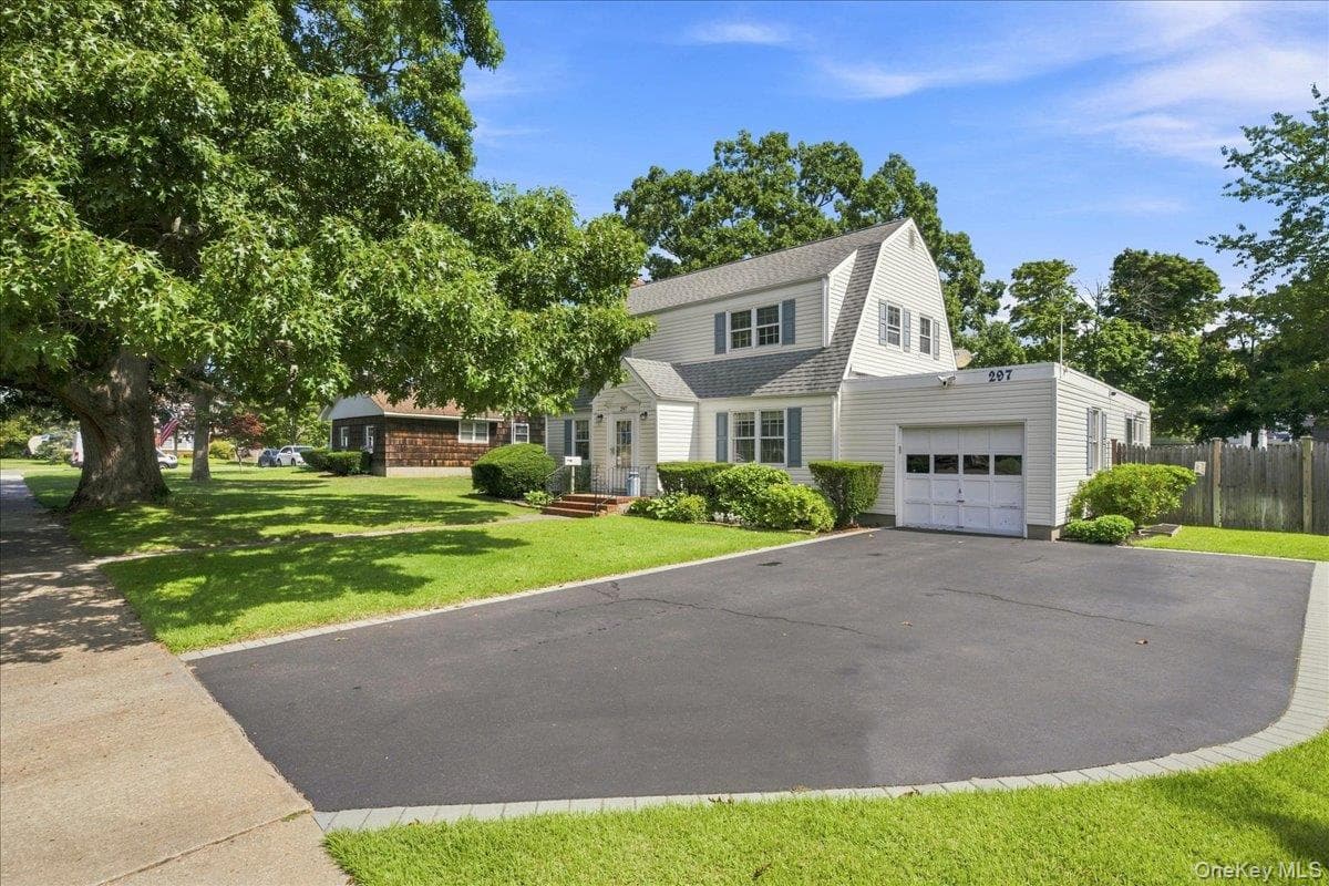297 Maple Avenue thumbnail 3