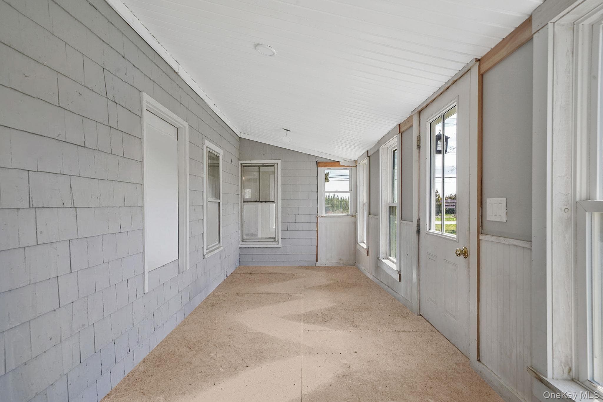 5528 Sound Avenue thumbnail 28
