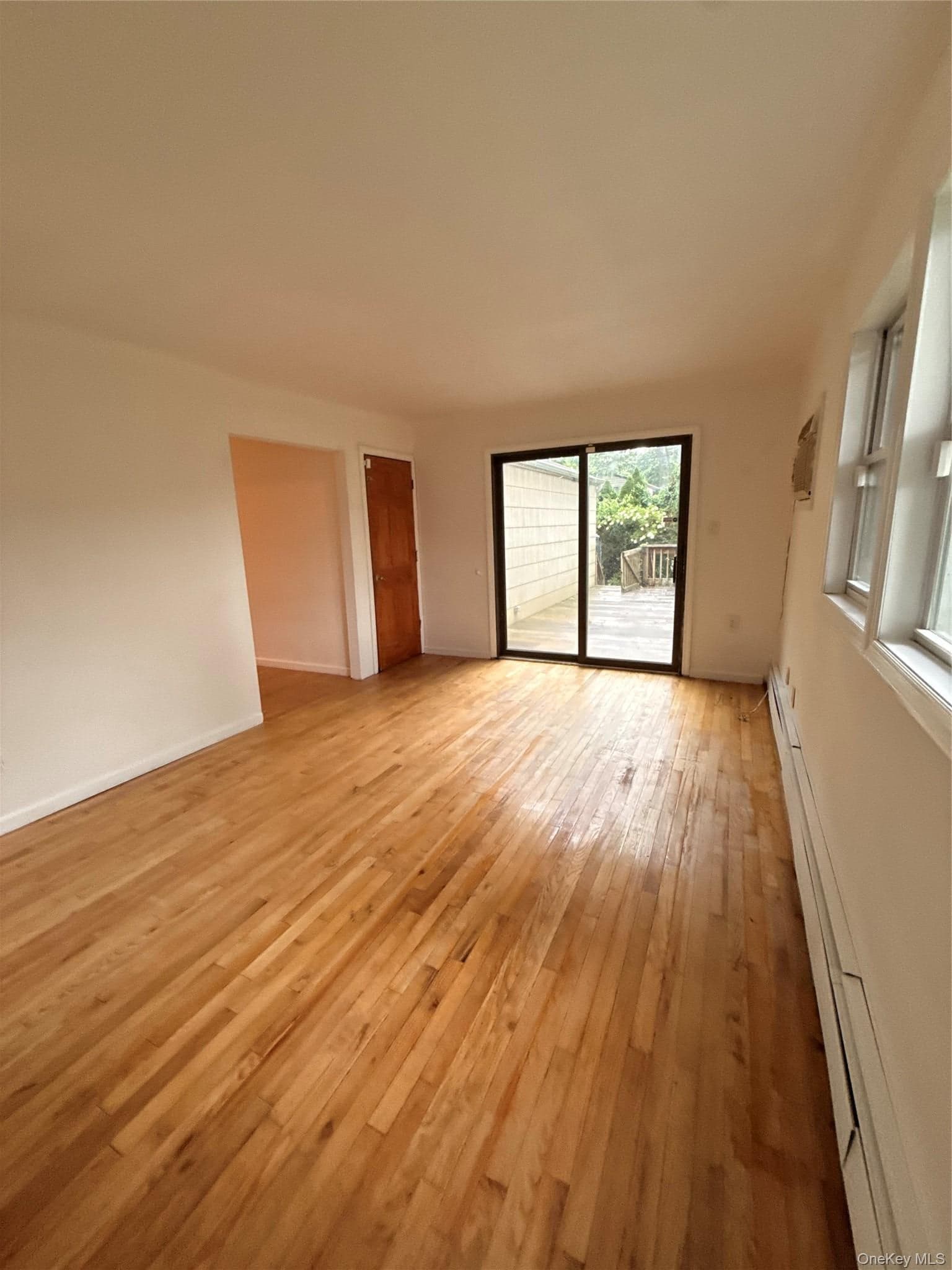 13 Hampton Avenue thumbnail 16