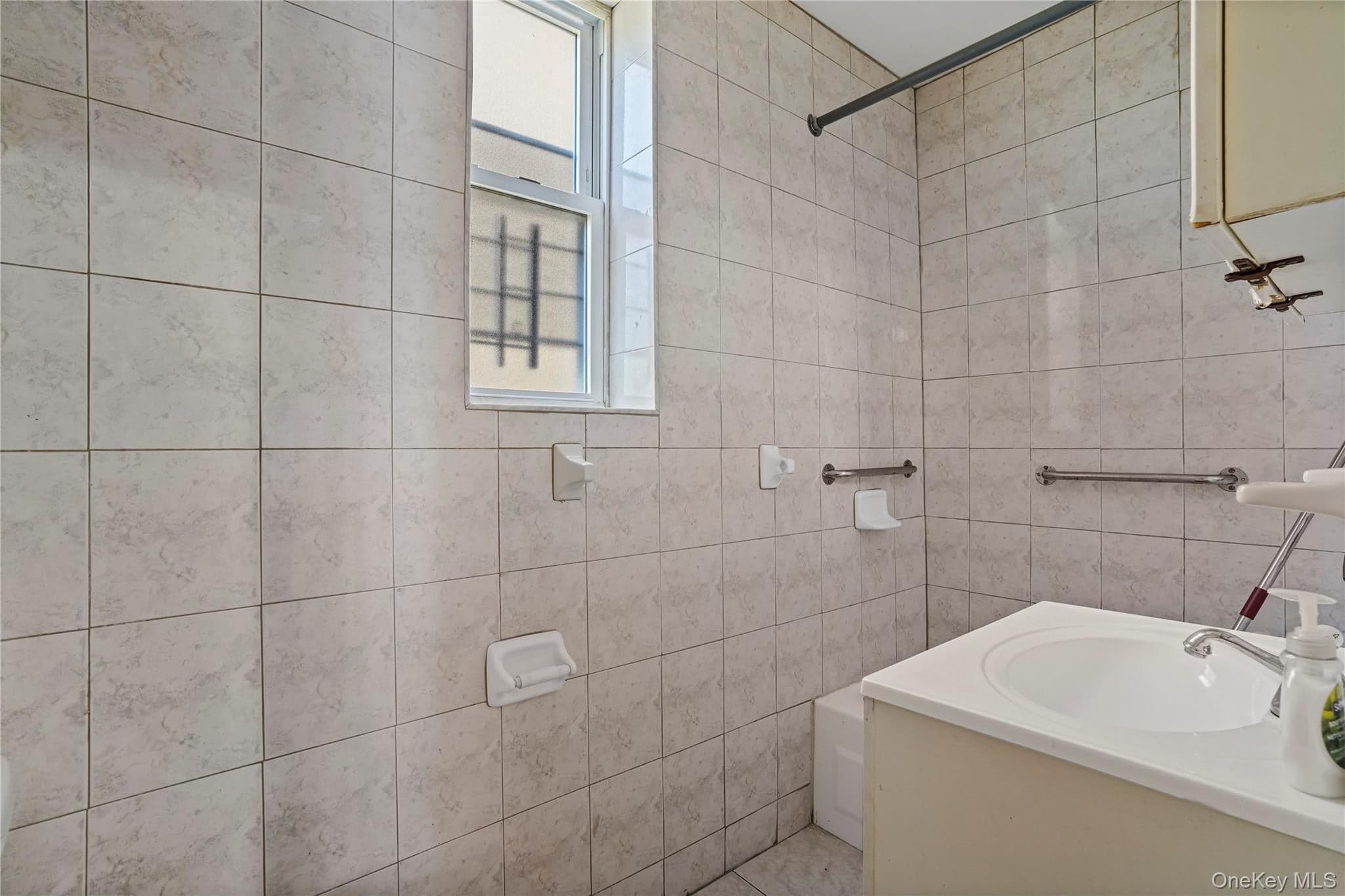 309 Bedford Park Boulevard thumbnail 16