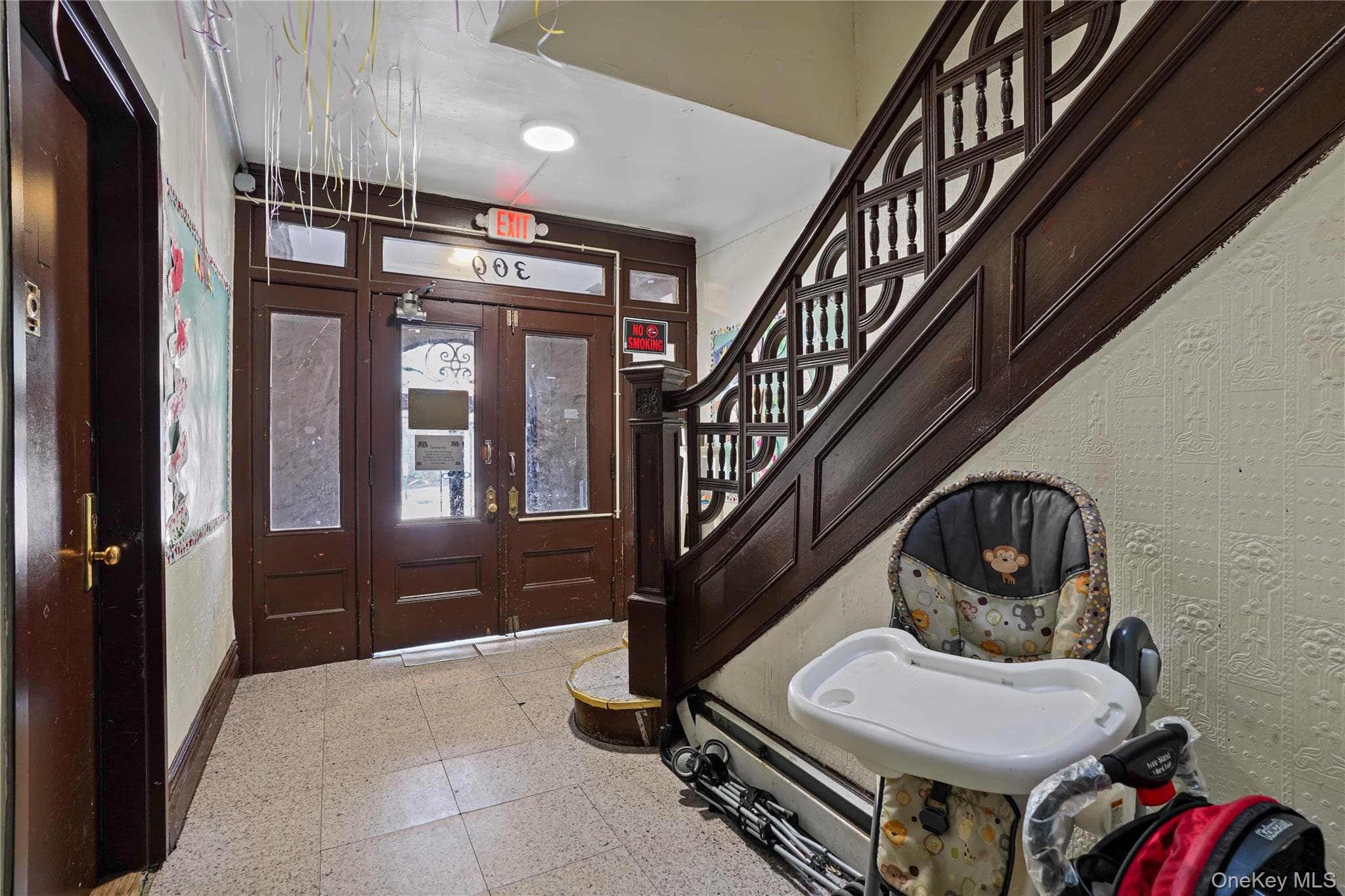 309 Bedford Park Boulevard thumbnail 33