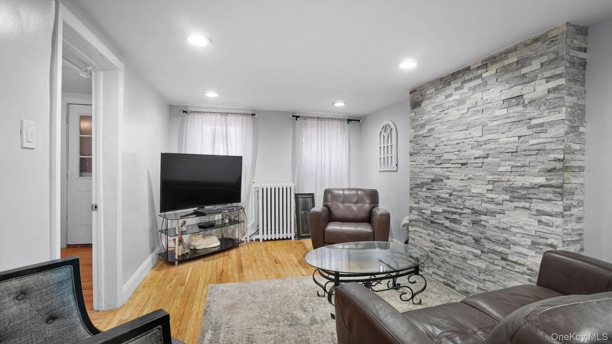 120 4th Avenue thumbnail 3
