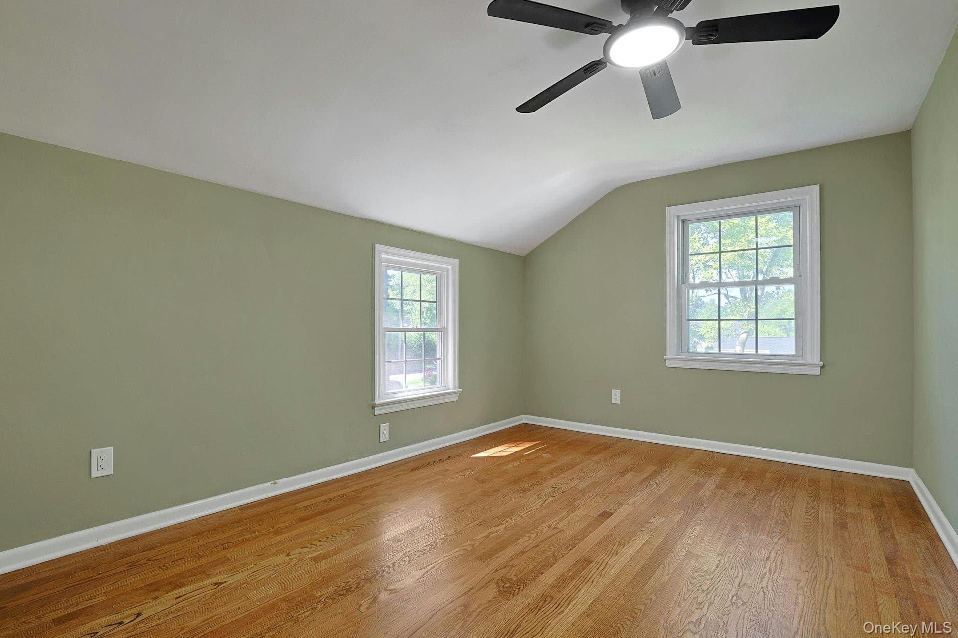 556 Babbling Brook Lane thumbnail 34