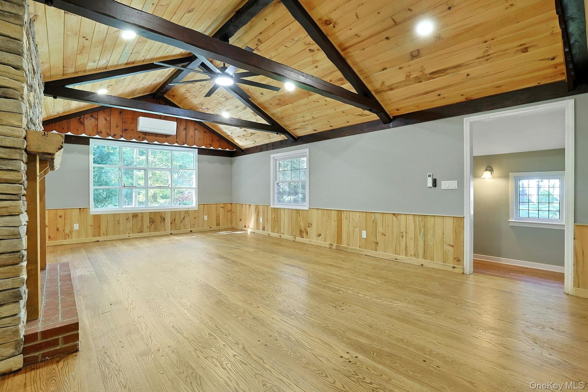 556 Babbling Brook Lane thumbnail 10