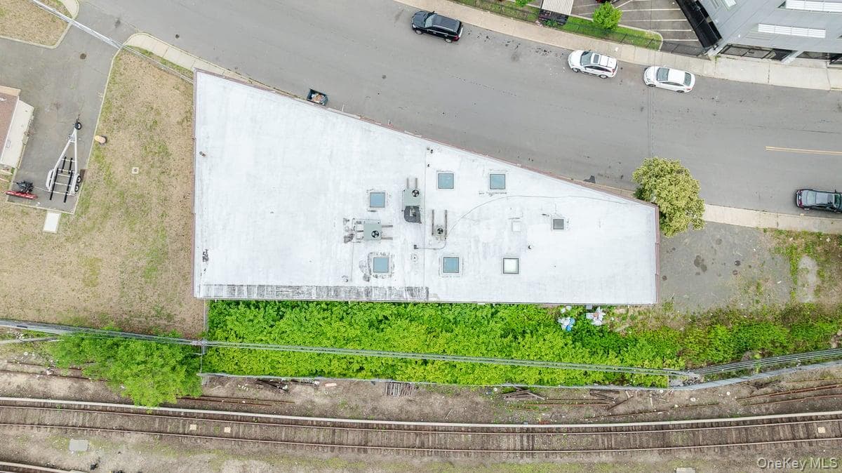 701 Park Place thumbnail 40