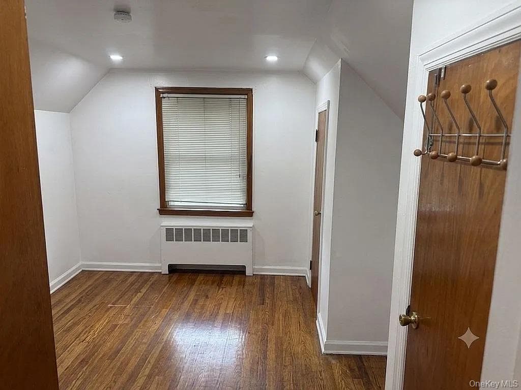 573 Lakeville Road thumbnail 16
