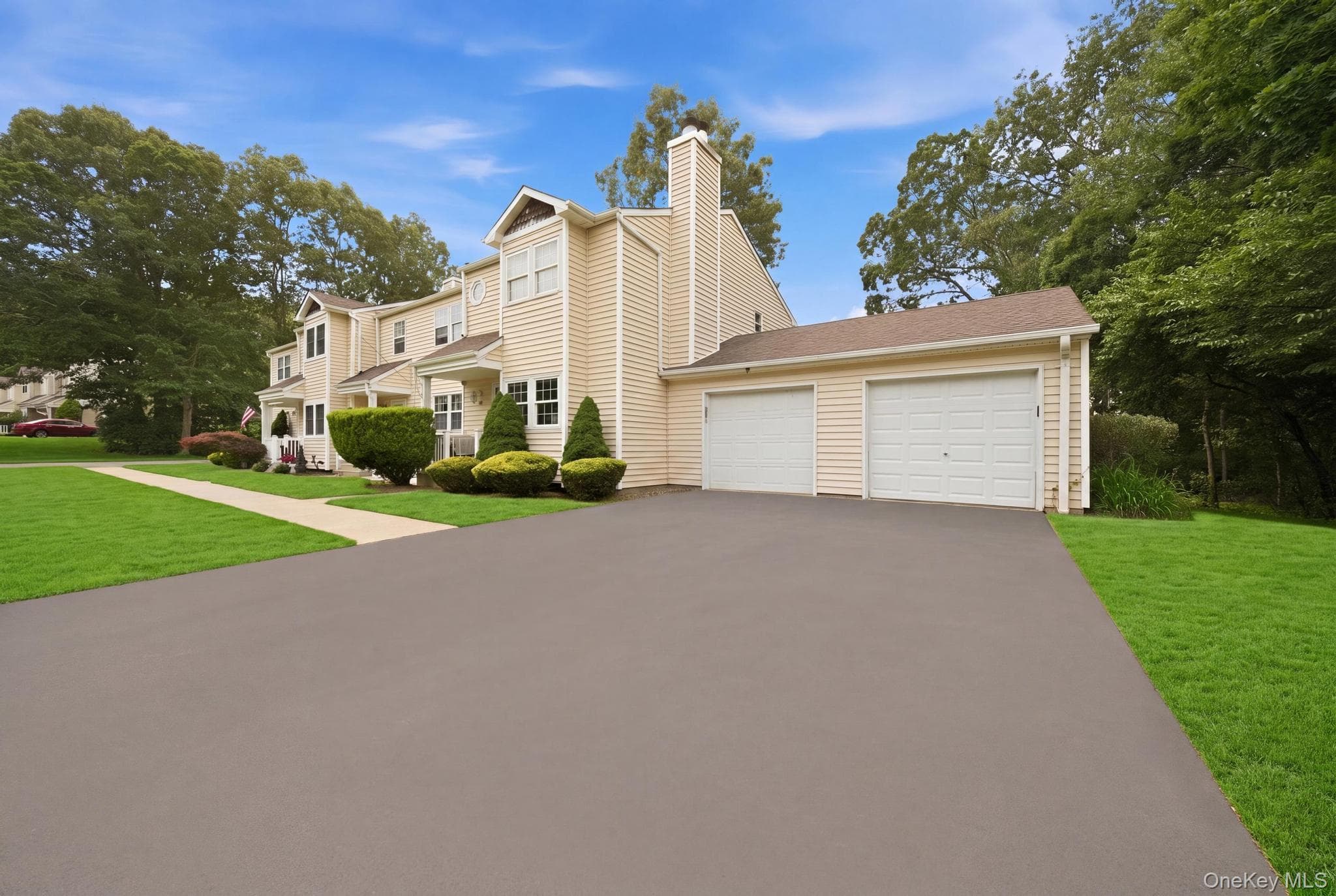 30 Jefferson CMNS, Yaphank