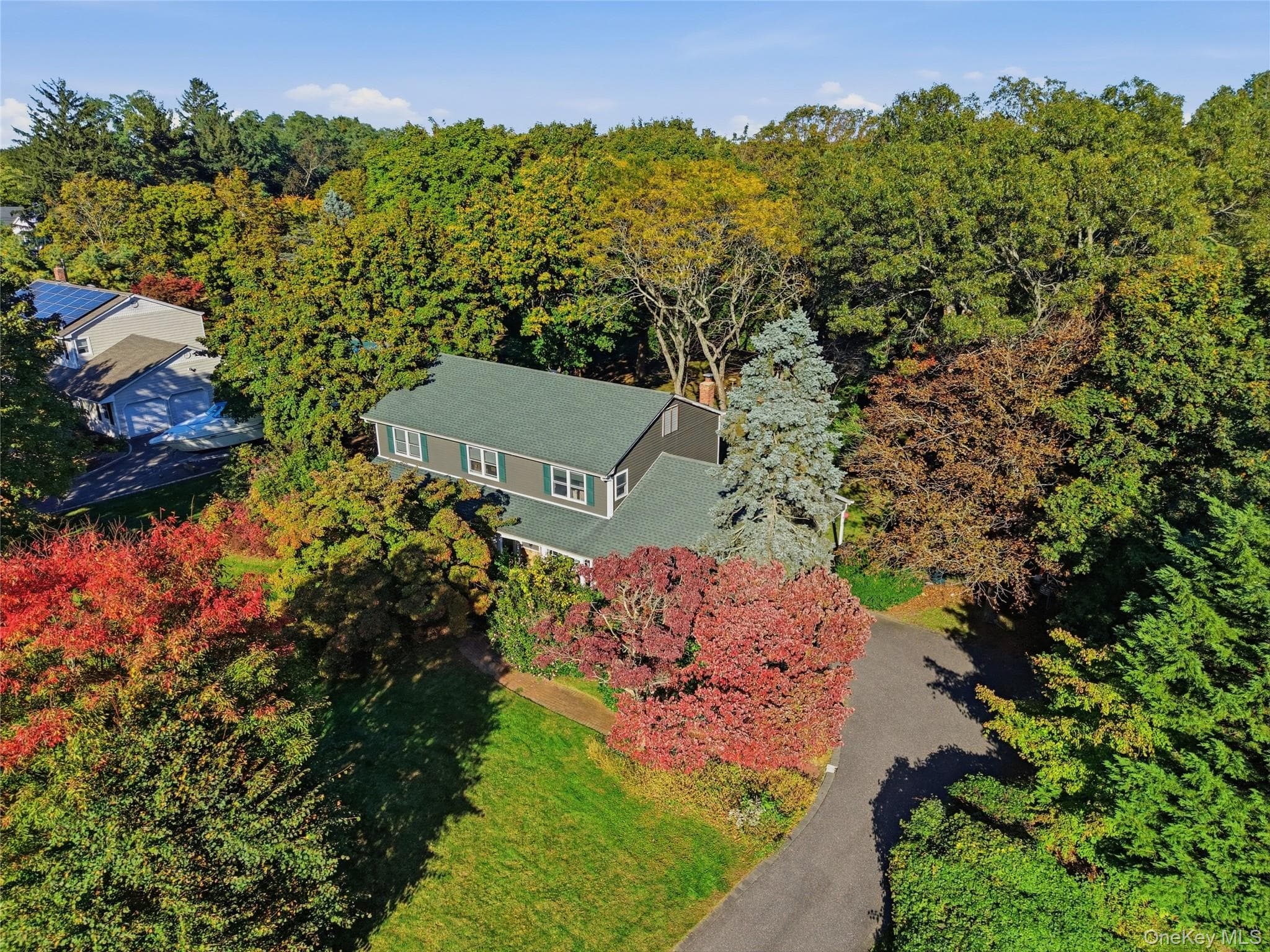 30 Manor Road, Greenlawn