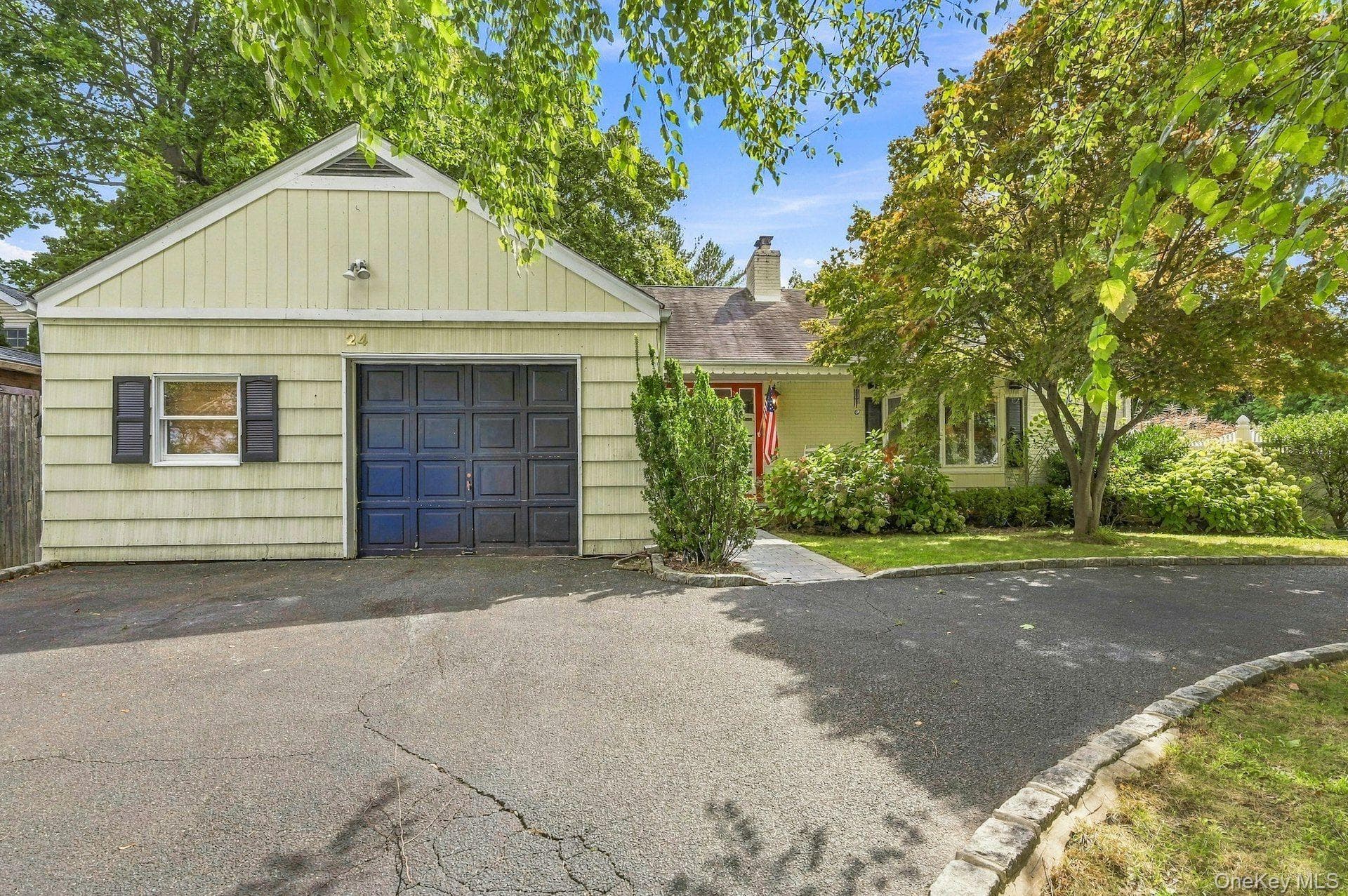 24 Avenue B thumbnail 5