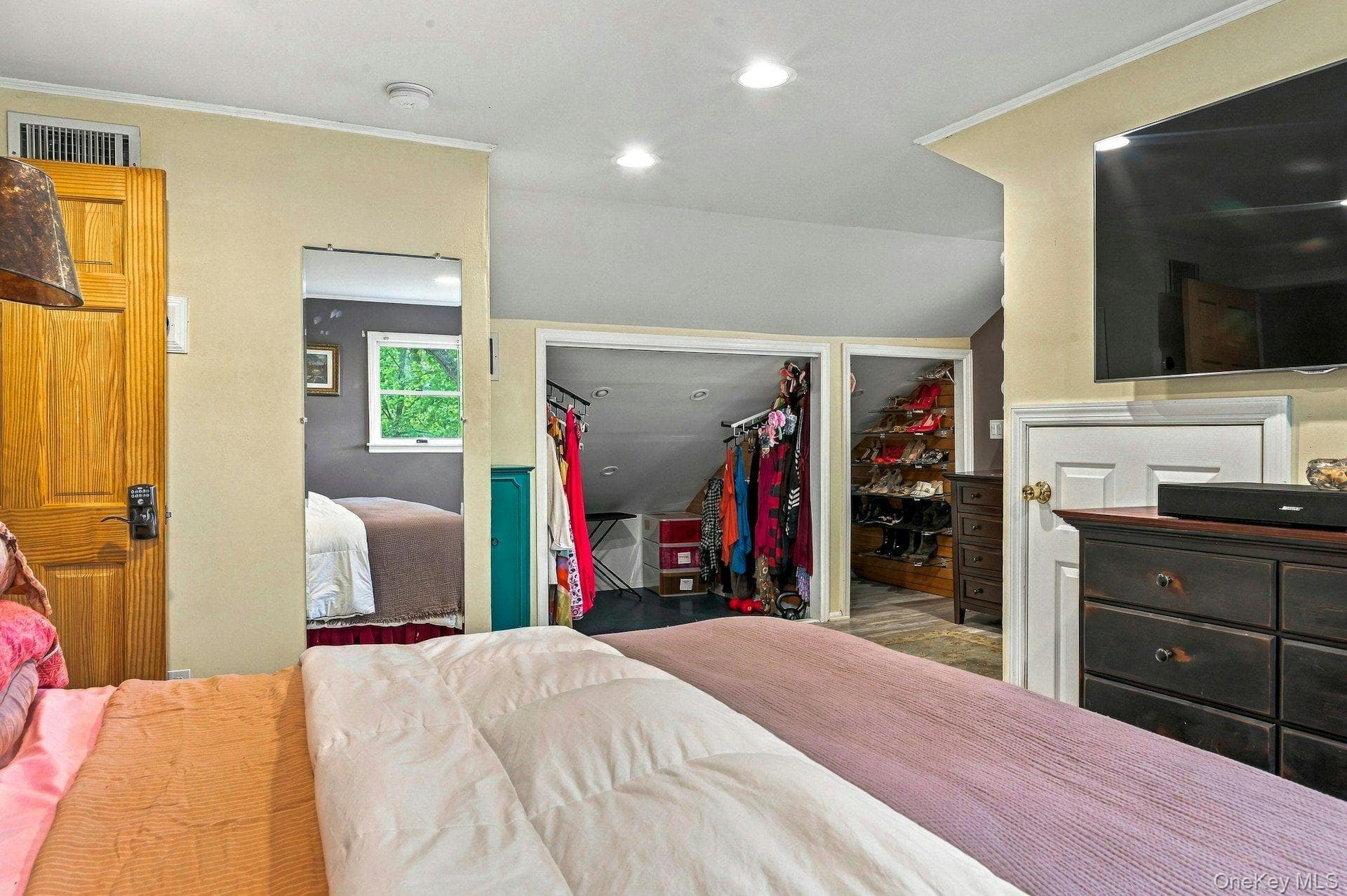 24 Avenue B thumbnail 26