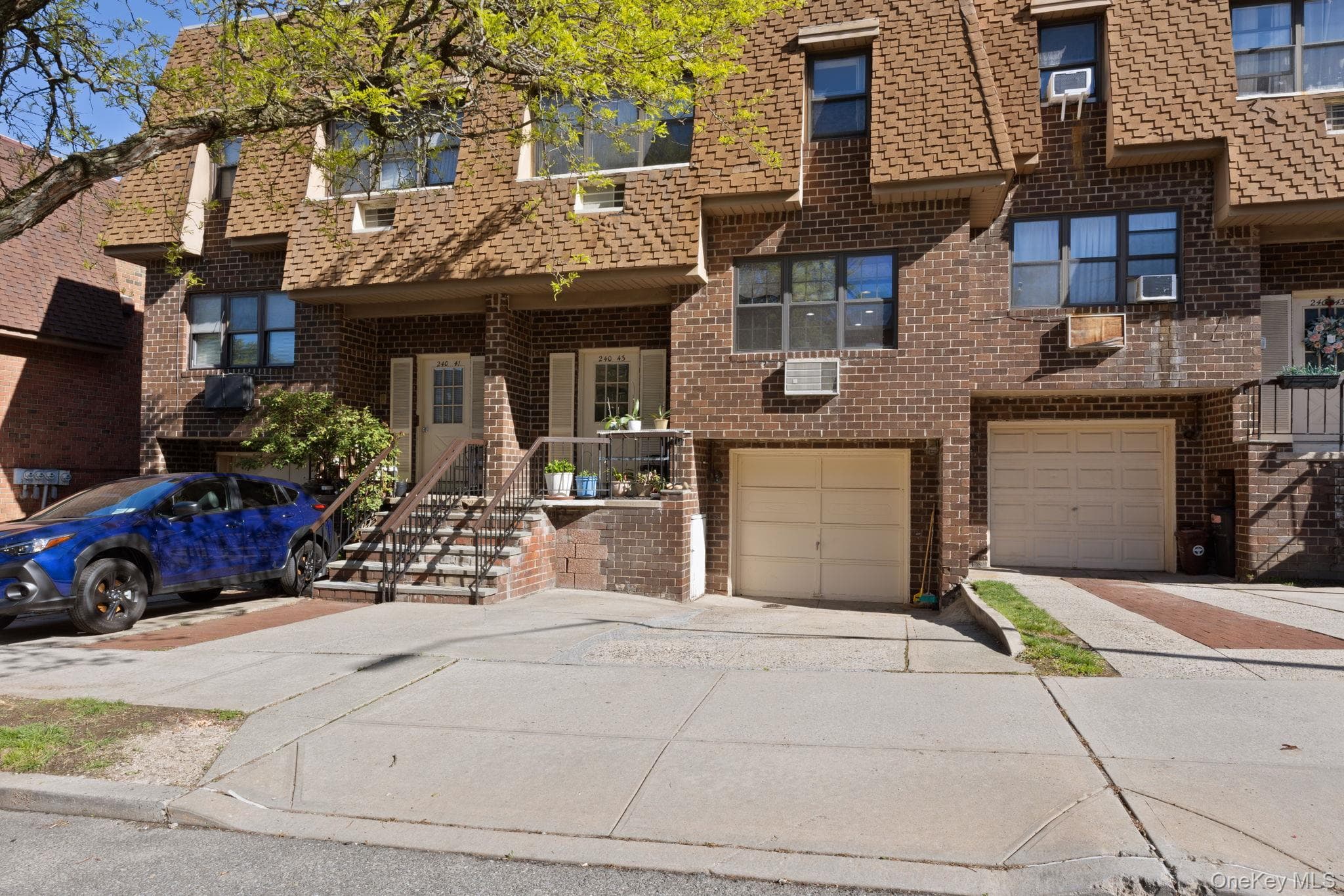 240-43 69 Avenue thumbnail 2