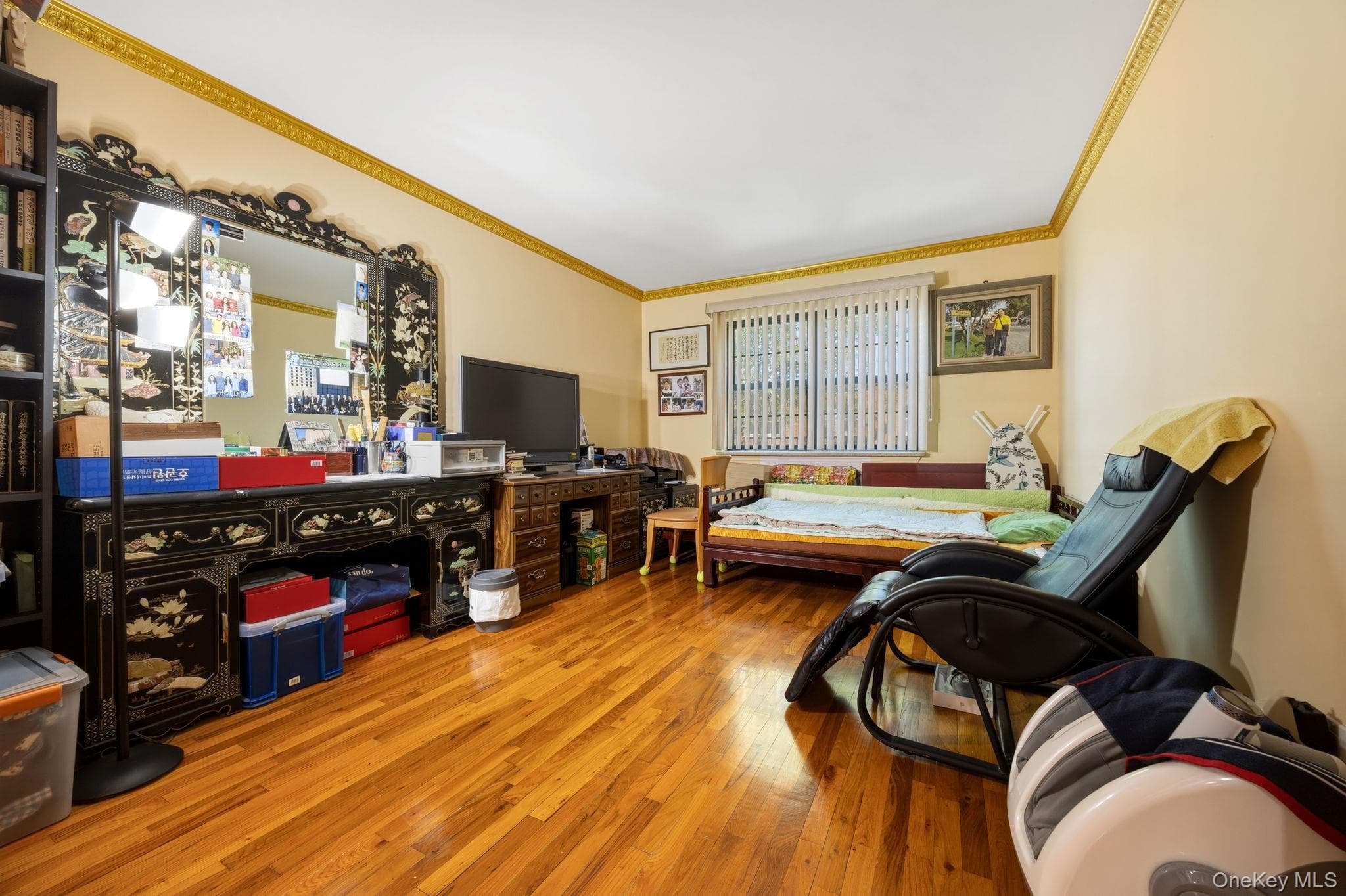 240-43 69 Avenue thumbnail 11