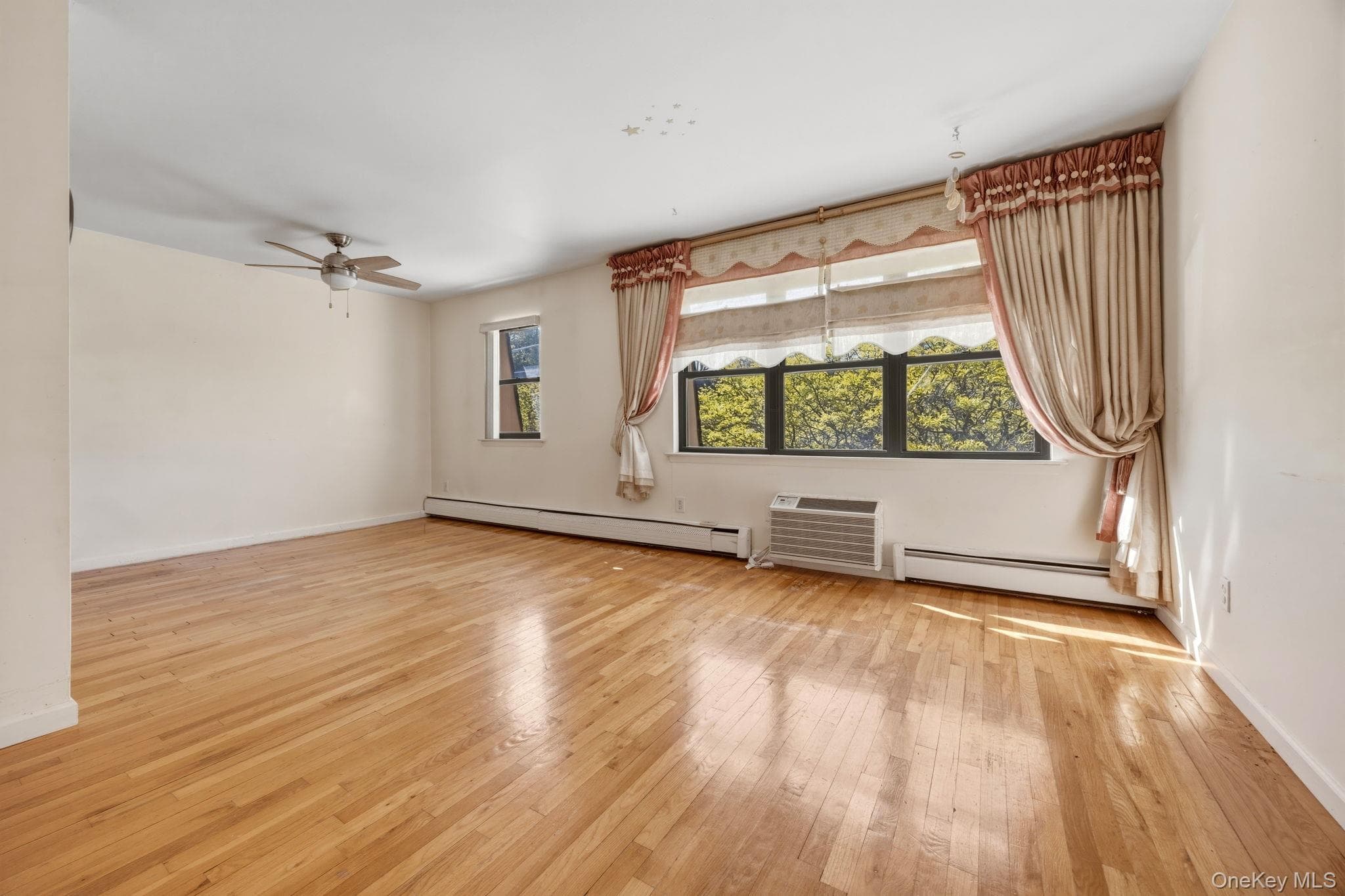 240-43 69 Avenue thumbnail 15