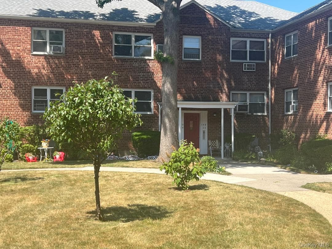 155-24 84th Street Unit: 1L thumbnail 4