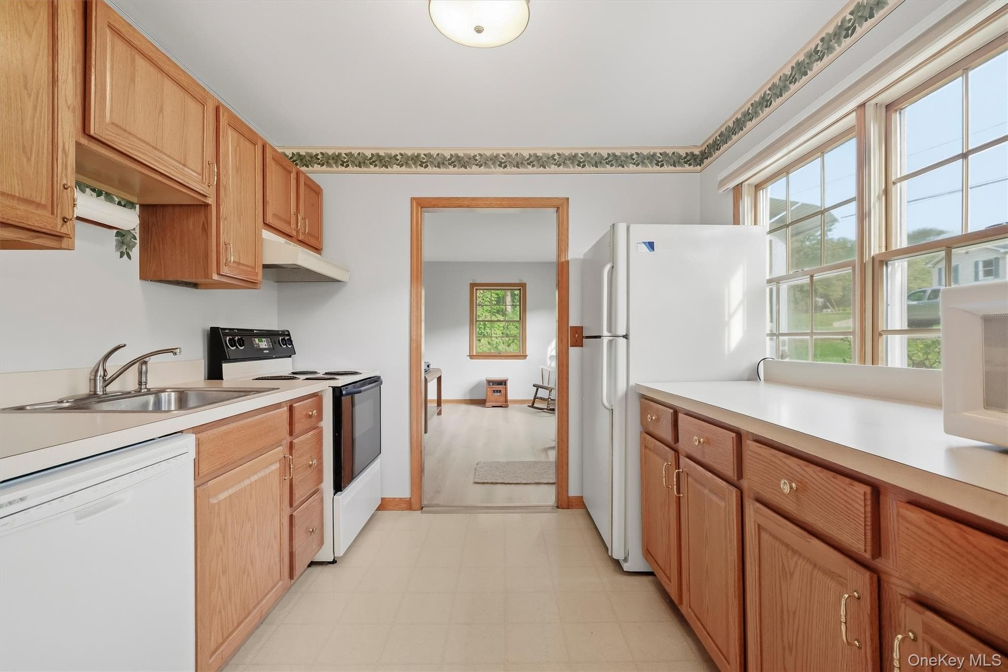 47 Orchard Lake Drive thumbnail 5