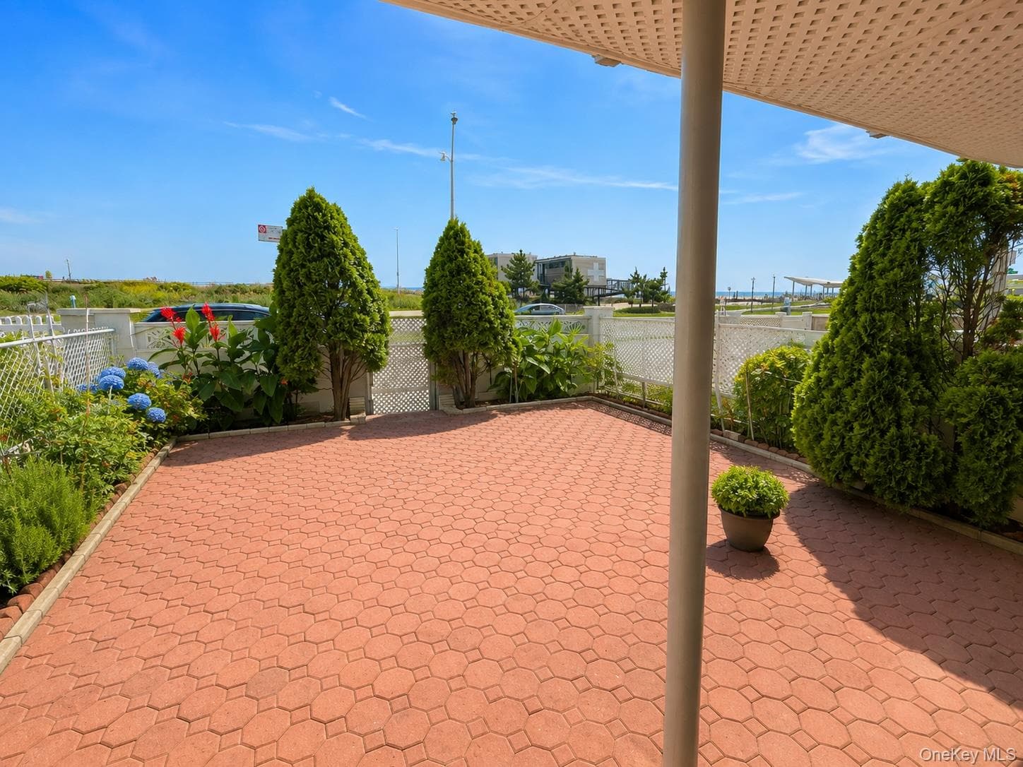 9508 Shore Front Parkway thumbnail 24