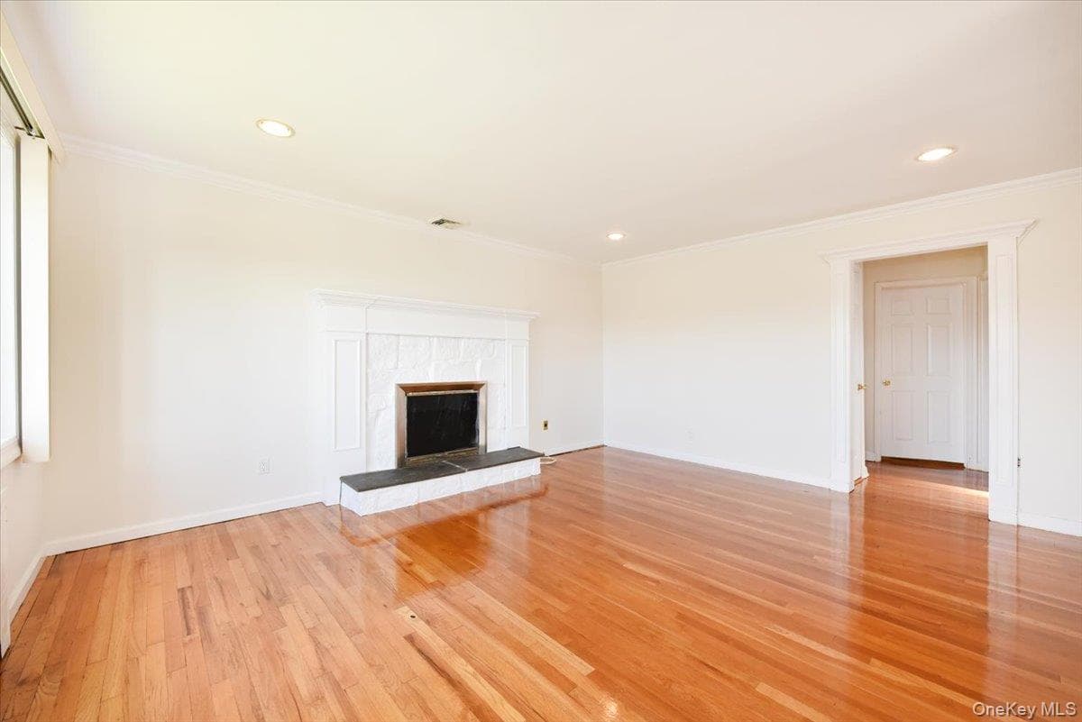 413 Stewart Avenue thumbnail 5