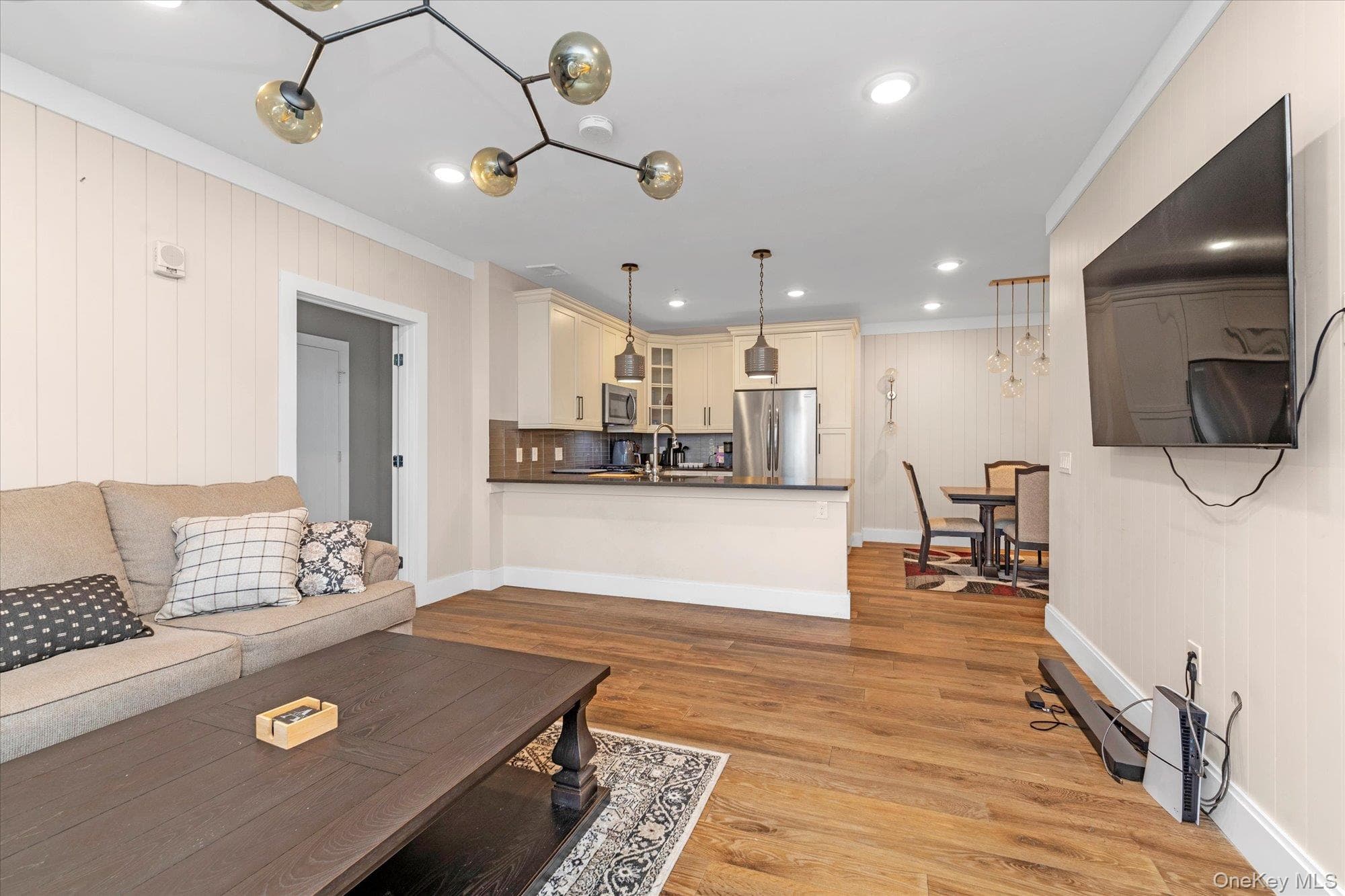 214 Marina Pointe Drive Unit: 214 thumbnail 5